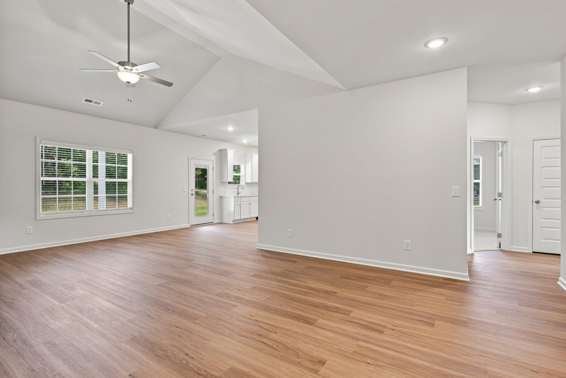 124 Centennial Lane, Columbia, TN 38401 124 Centennial Lane, Columbia, TN 38401