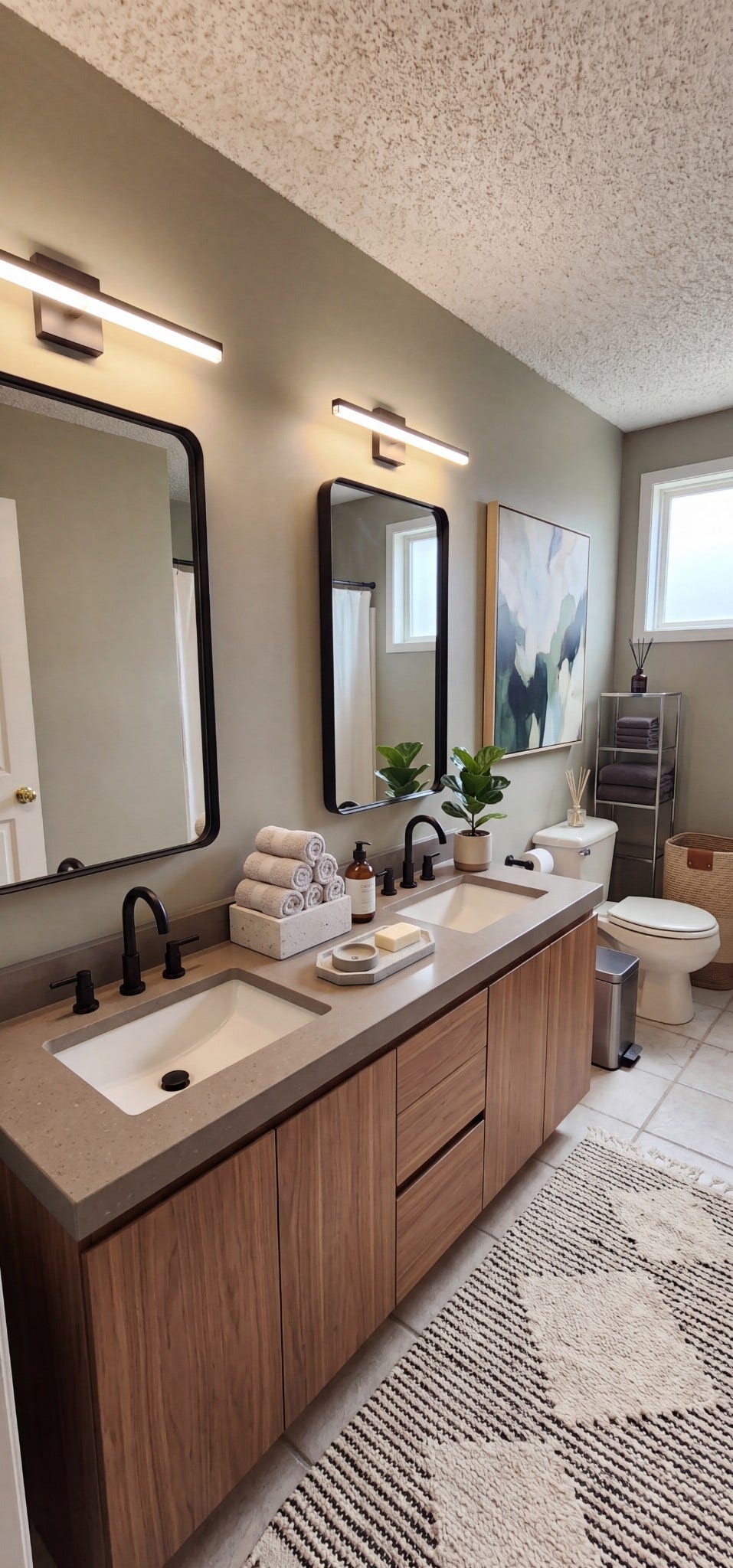 4321 Setters Rd, Nashville, TN 37218 Secondary Bathroom - Virtually Enhanced