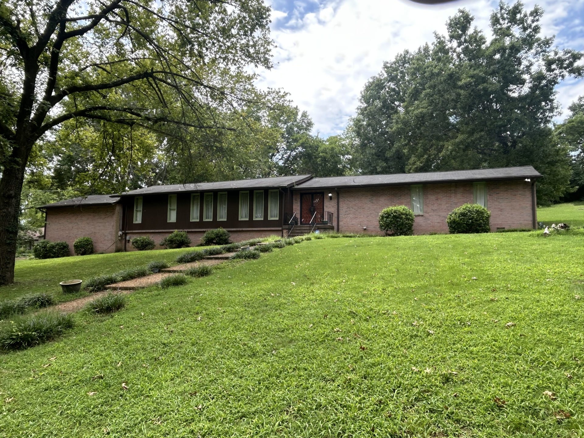 4321 Setters Rd, Nashville, TN 37218 4321 Setters Rd, Nashville, TN 37218