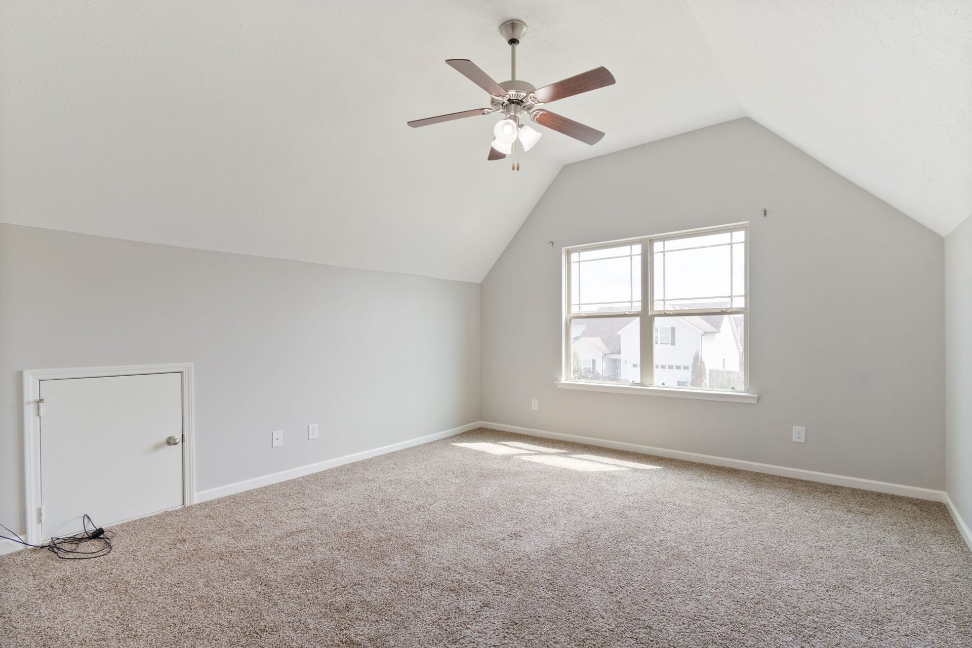 1504 Halverson Dr, Murfreesboro, TN 37128 Bonus Room!