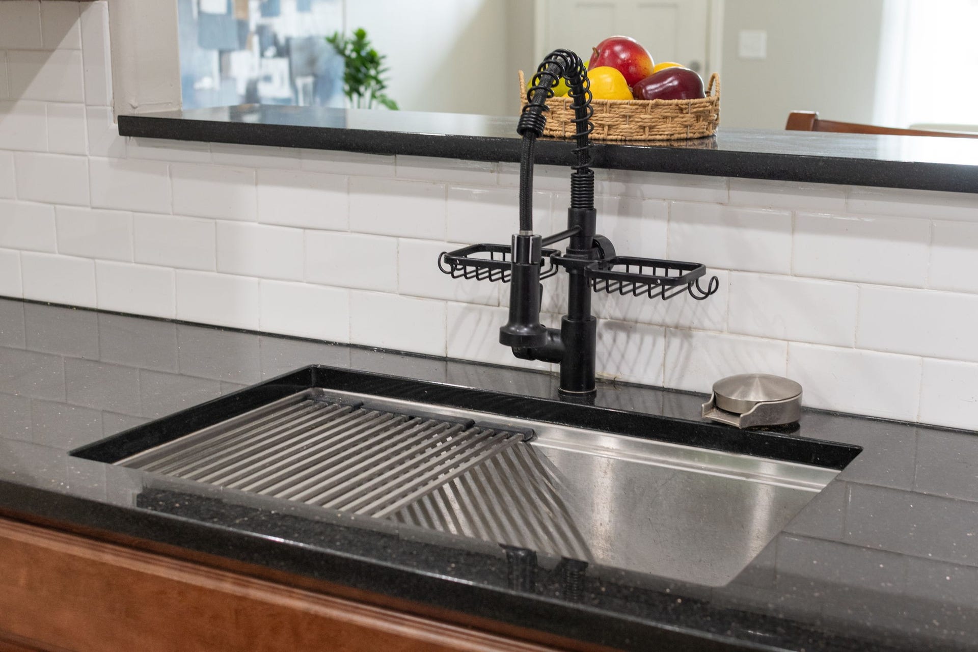 1504 Halverson Dr, Murfreesboro, TN 37128 Upgraded sink features a glass rinser