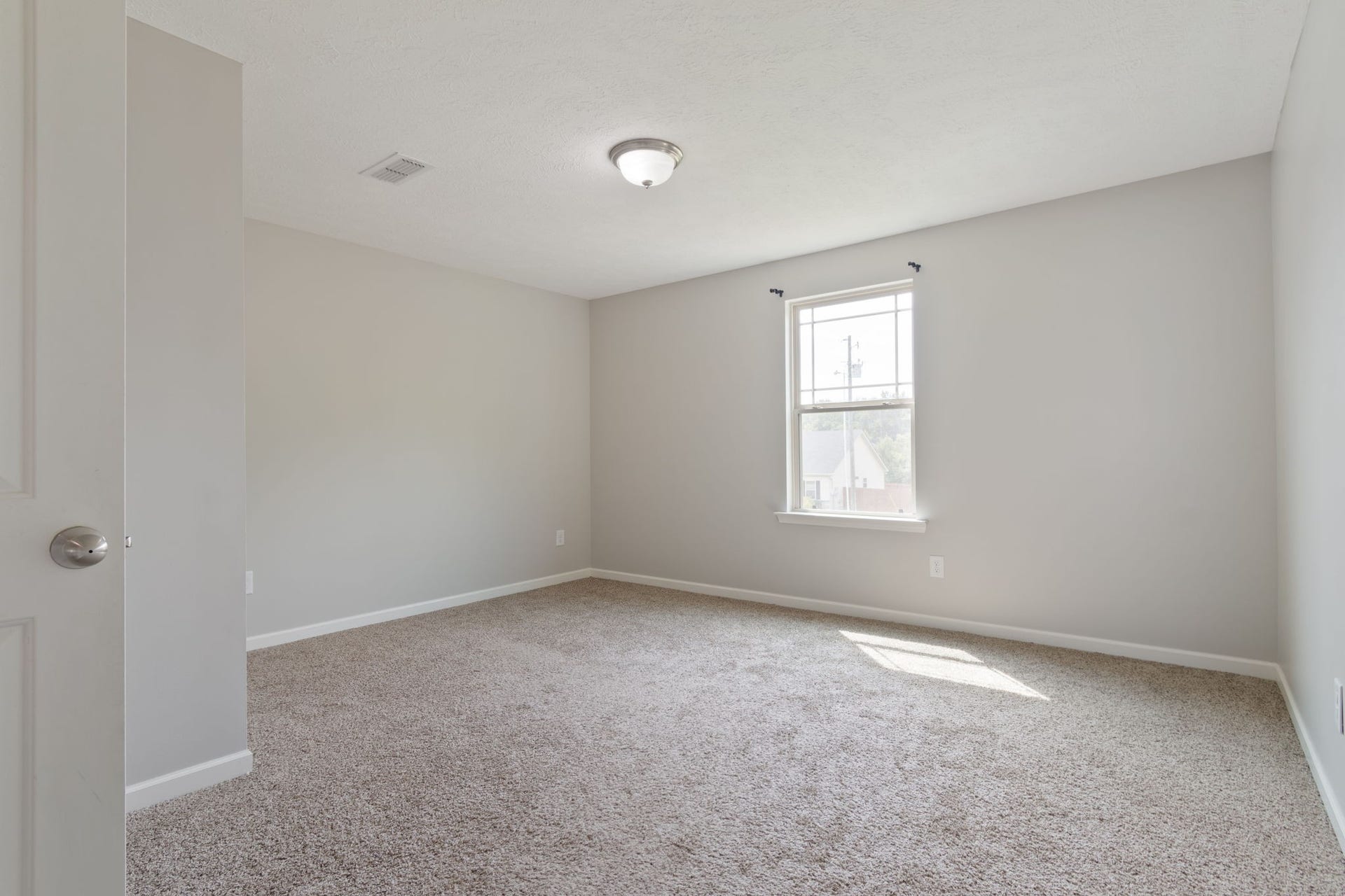1504 Halverson Dr, Murfreesboro, TN 37128 Bedroom 2 is upstairs