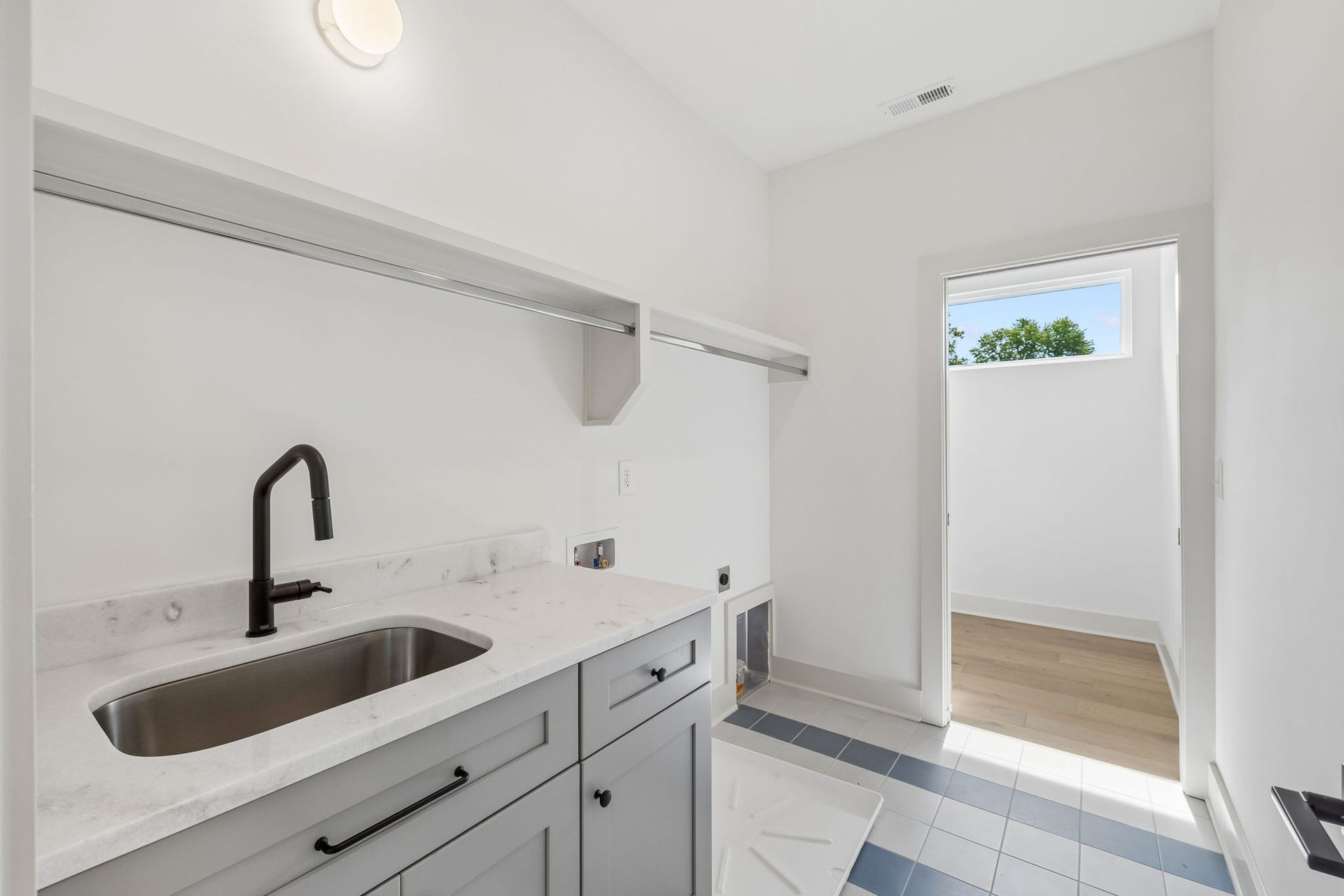 1007B Fairwin Ave, Nashville, TN 37216 1007B Fairwin Ave, Nashville, TN 37216