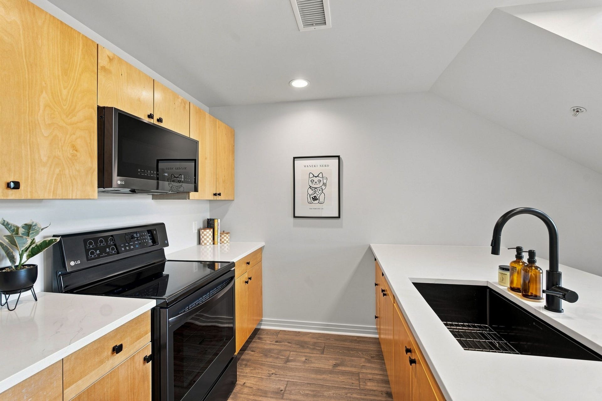 1101 18th Ave S, #610, Nashville, TN 37212 1101 18th Ave S, #610, Nashville, TN 37212