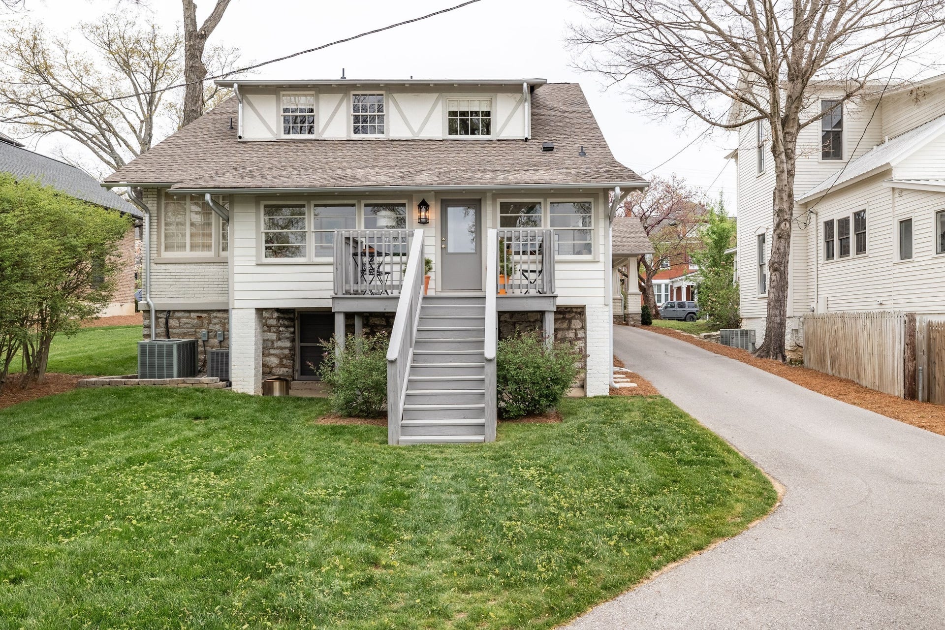 313 W 6th St, Columbia, TN 38401 313 W 6th St, Columbia, TN 38401