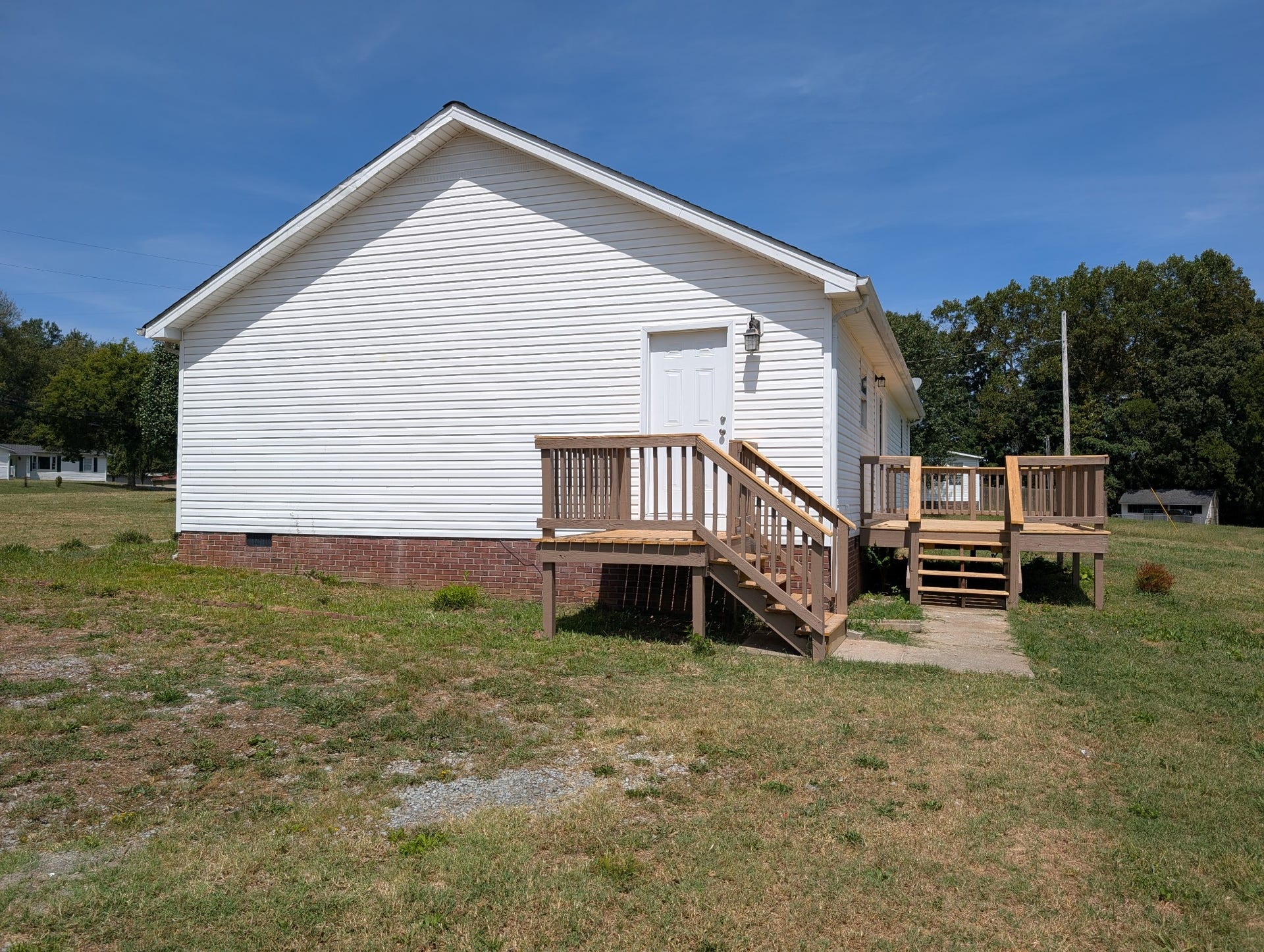 2530 Midland Rd, Shelbyville, TN 37160 Side View