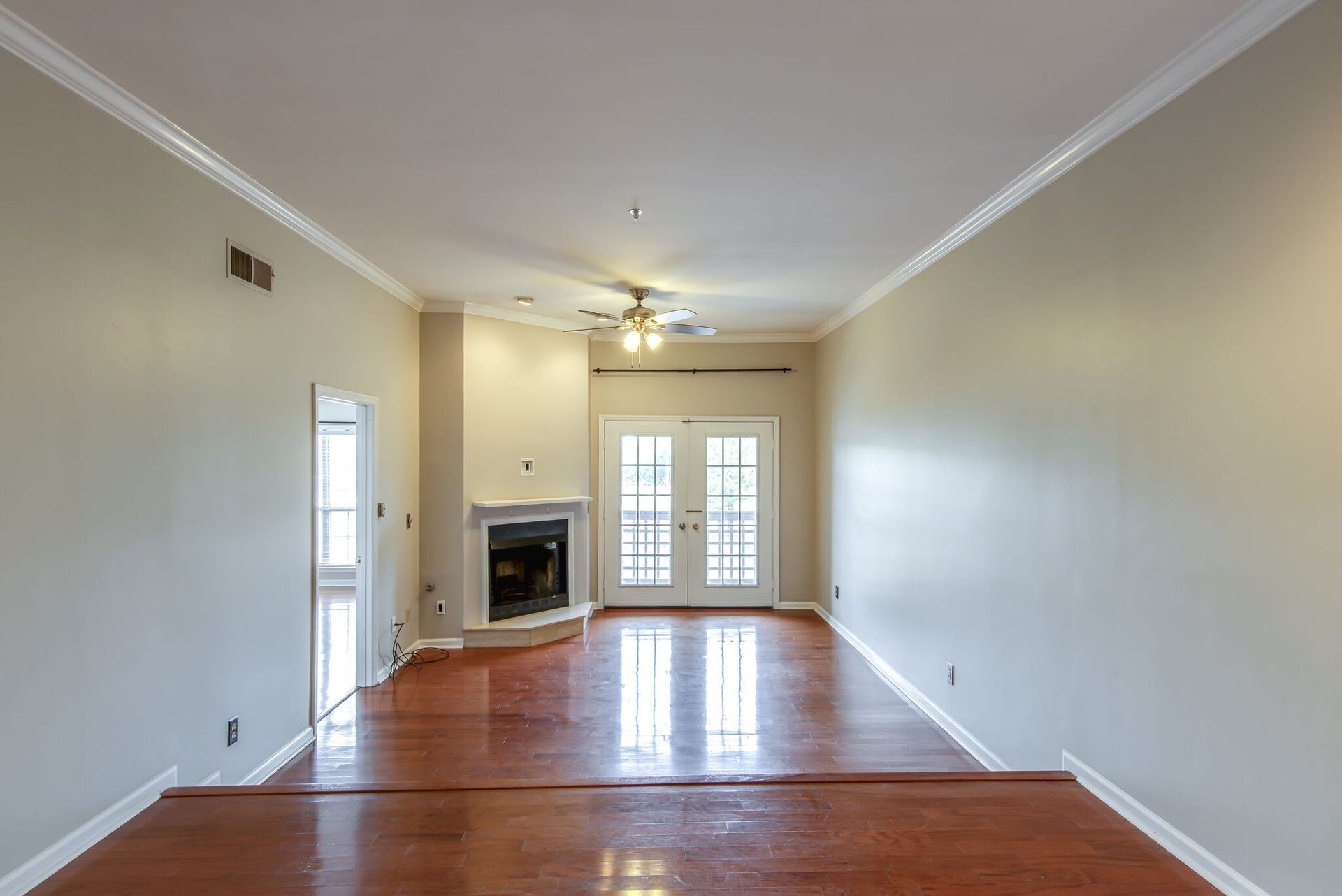 129 West End Place, Nashville, TN 37205 129 West End Place, Nashville, TN 37205