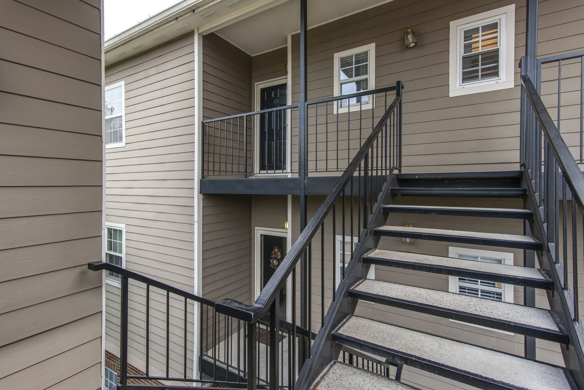 129 West End Place, Nashville, TN 37205 129 West End Place, Nashville, TN 37205