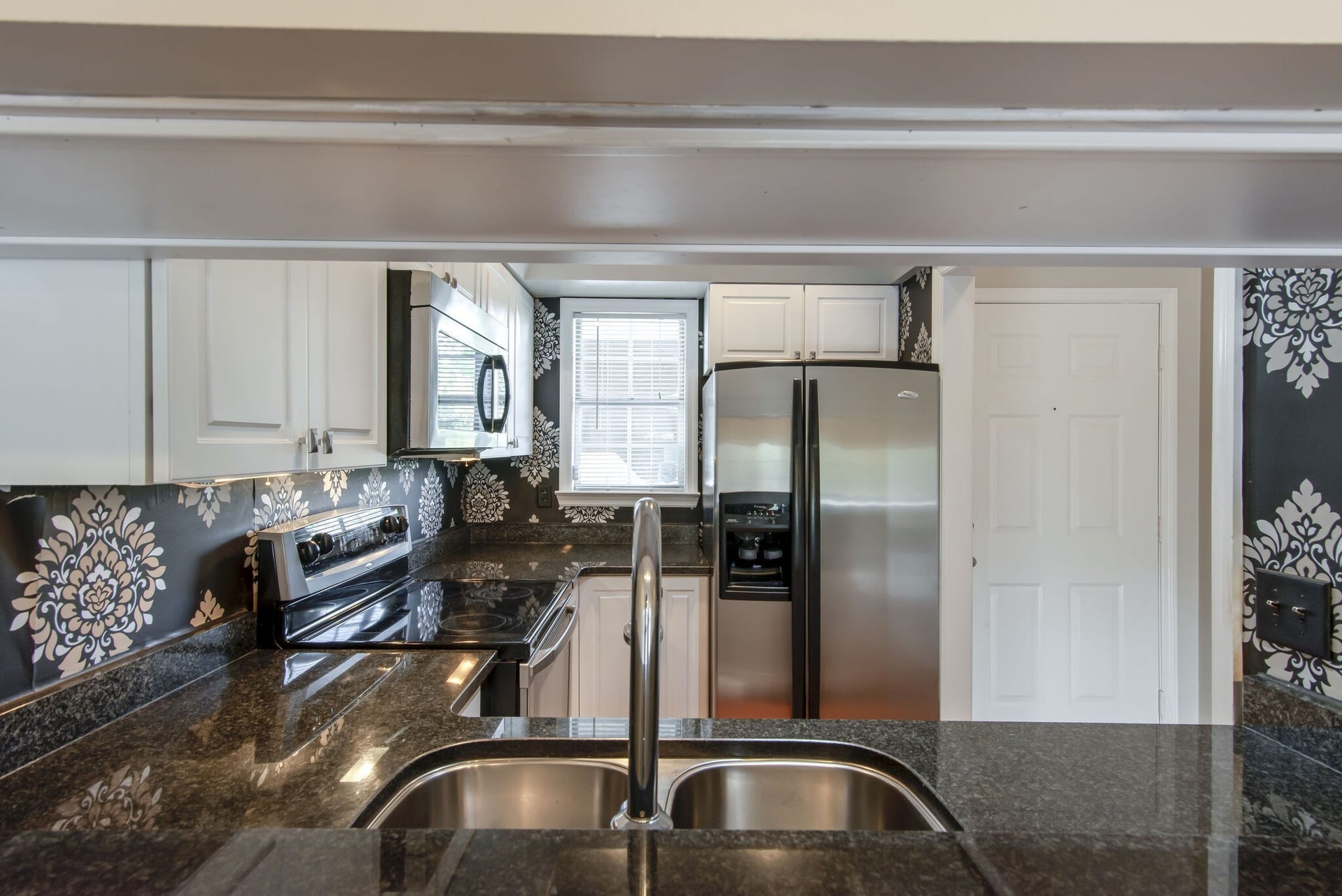 129 West End Place, Nashville, TN 37205 129 West End Place, Nashville, TN 37205