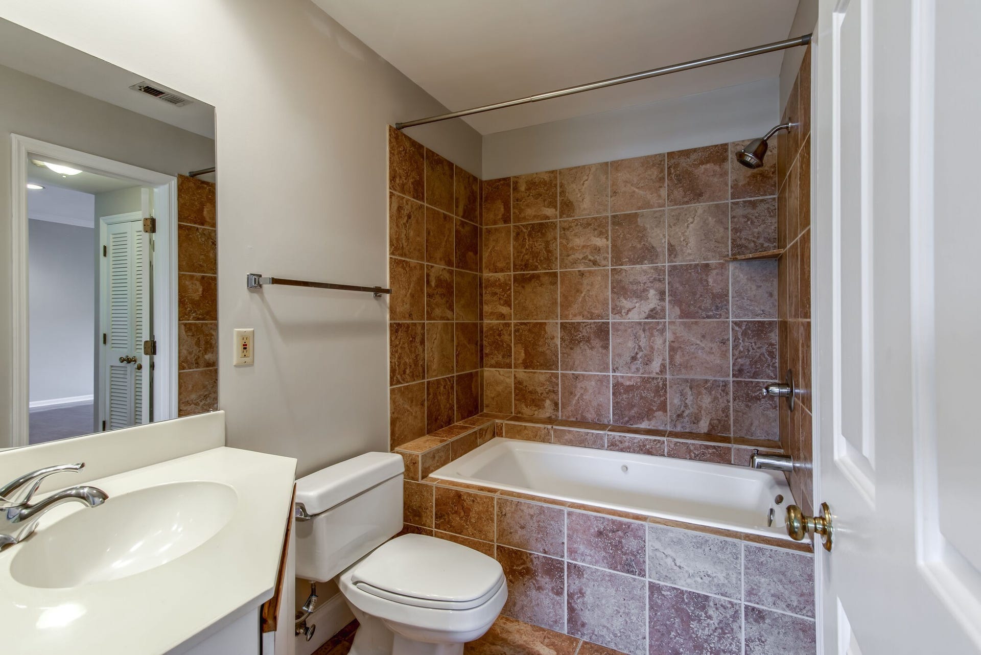 129 West End Place, Nashville, TN 37205 129 West End Place, Nashville, TN 37205