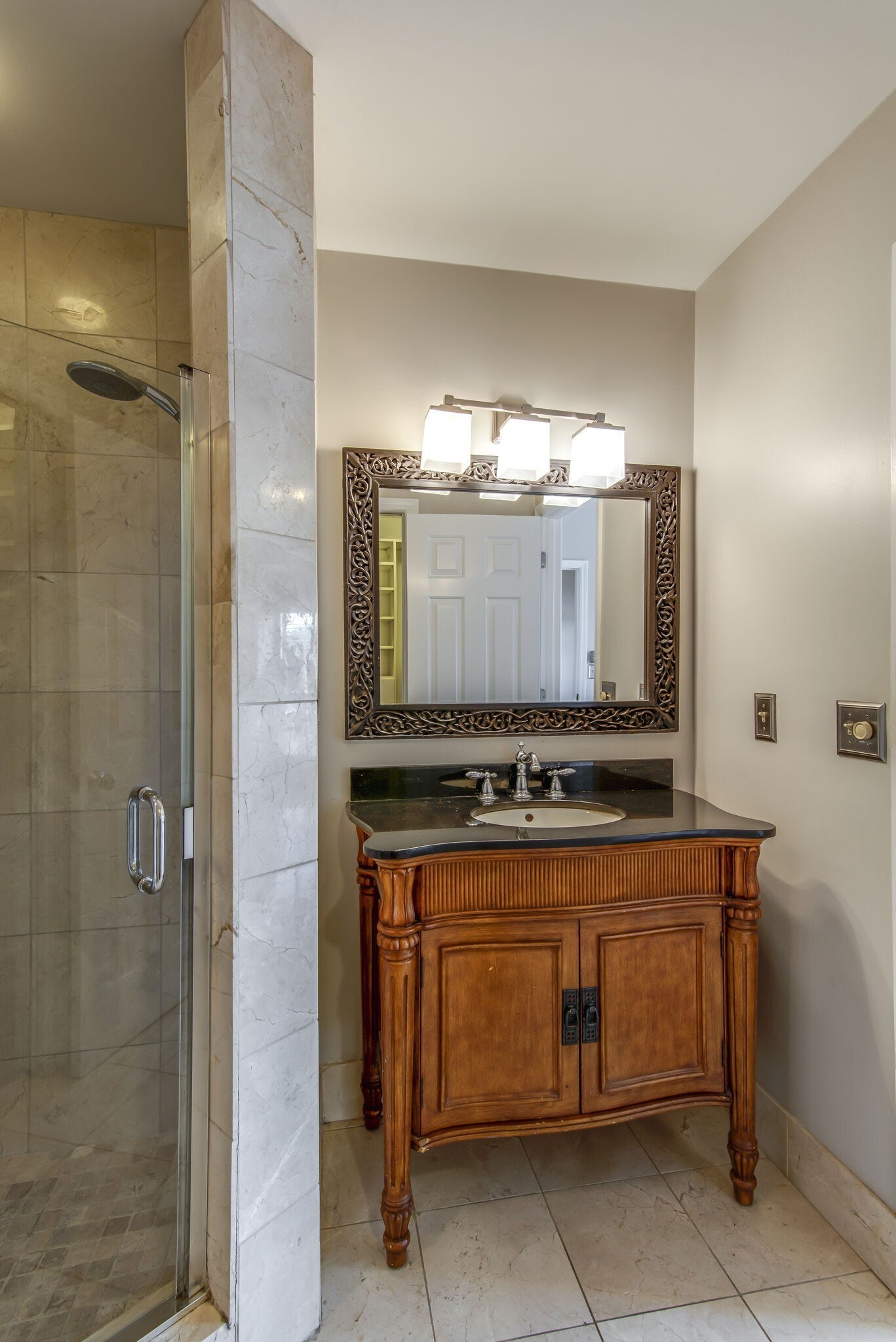 129 West End Place, Nashville, TN 37205 129 West End Place, Nashville, TN 37205