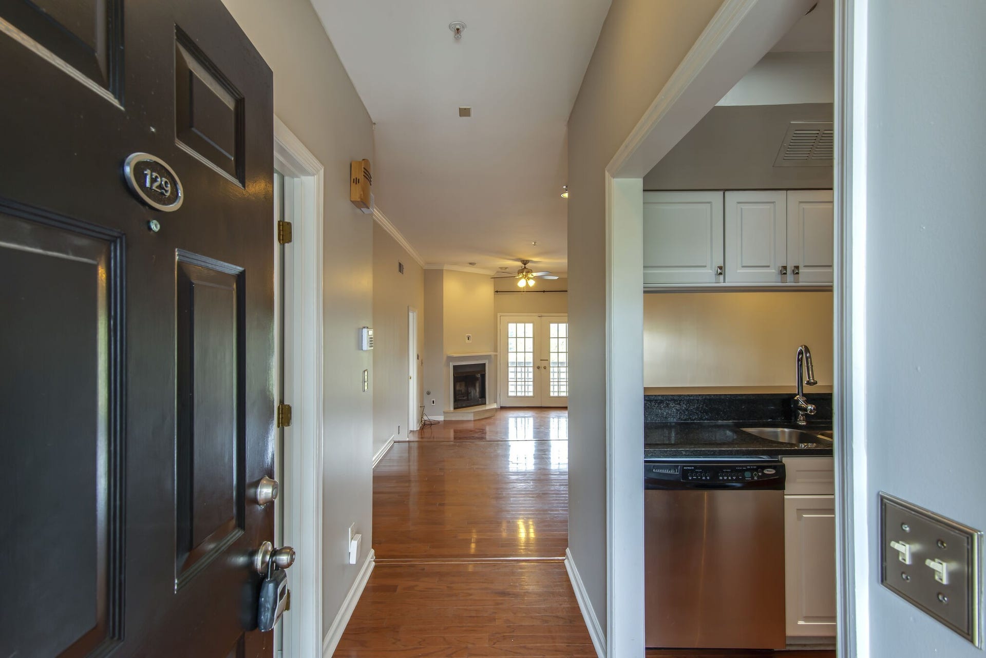 129 West End Place, Nashville, TN 37205 129 West End Place, Nashville, TN 37205