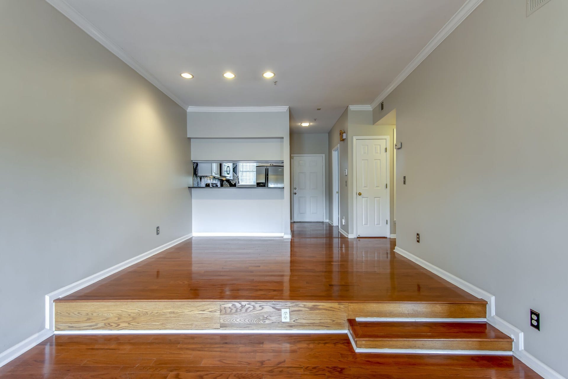 129 West End Place, Nashville, TN 37205 129 West End Place, Nashville, TN 37205