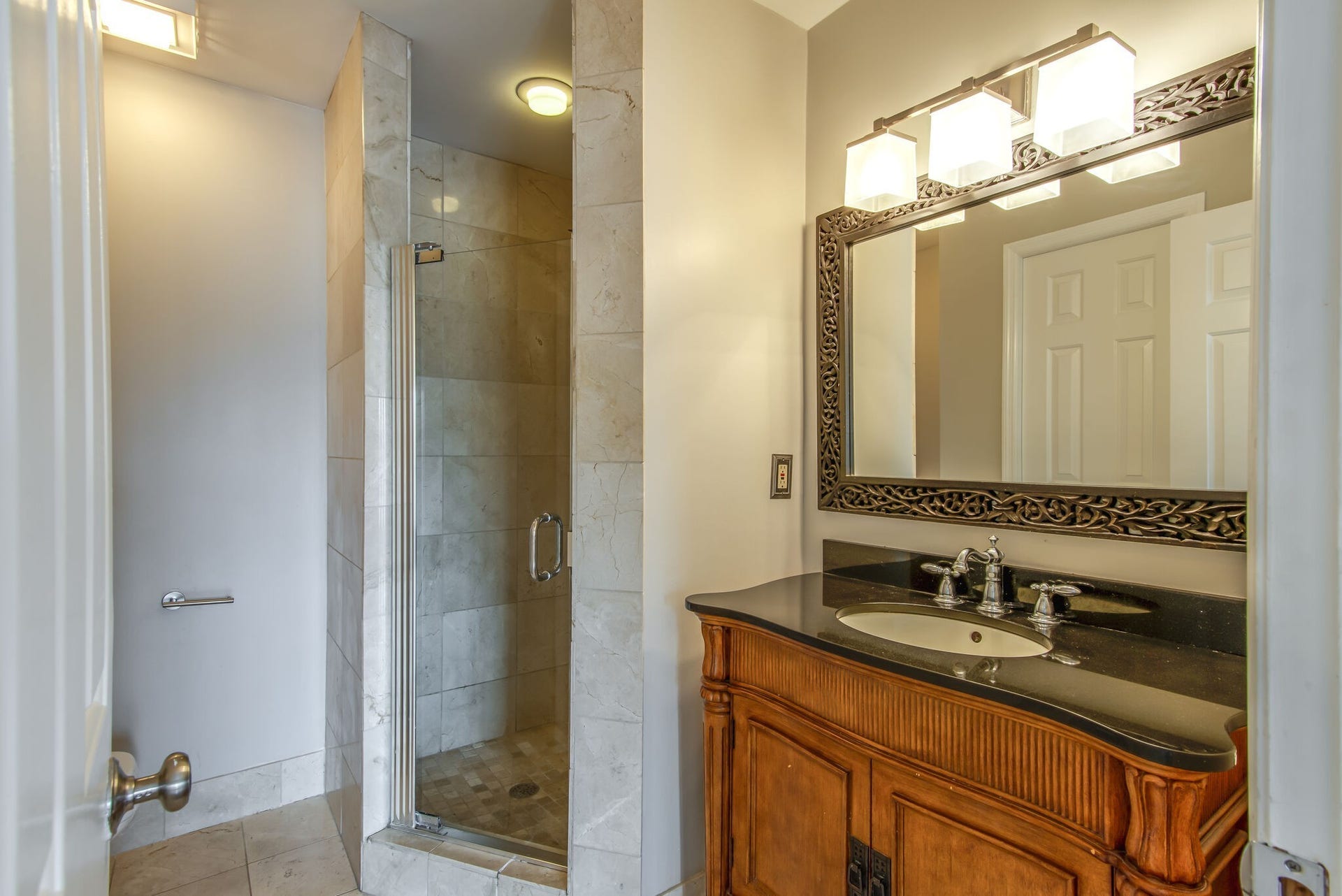 129 West End Place, Nashville, TN 37205 129 West End Place, Nashville, TN 37205