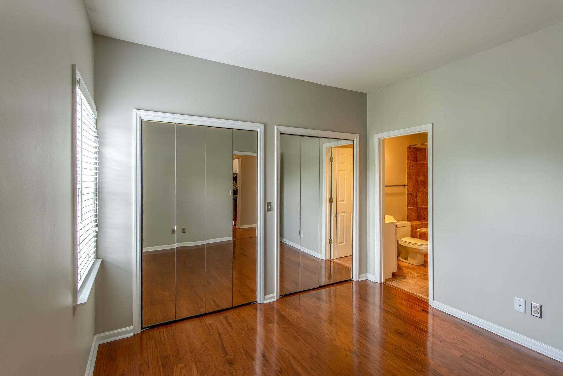 129 West End Place, Nashville, TN 37205 129 West End Place, Nashville, TN 37205