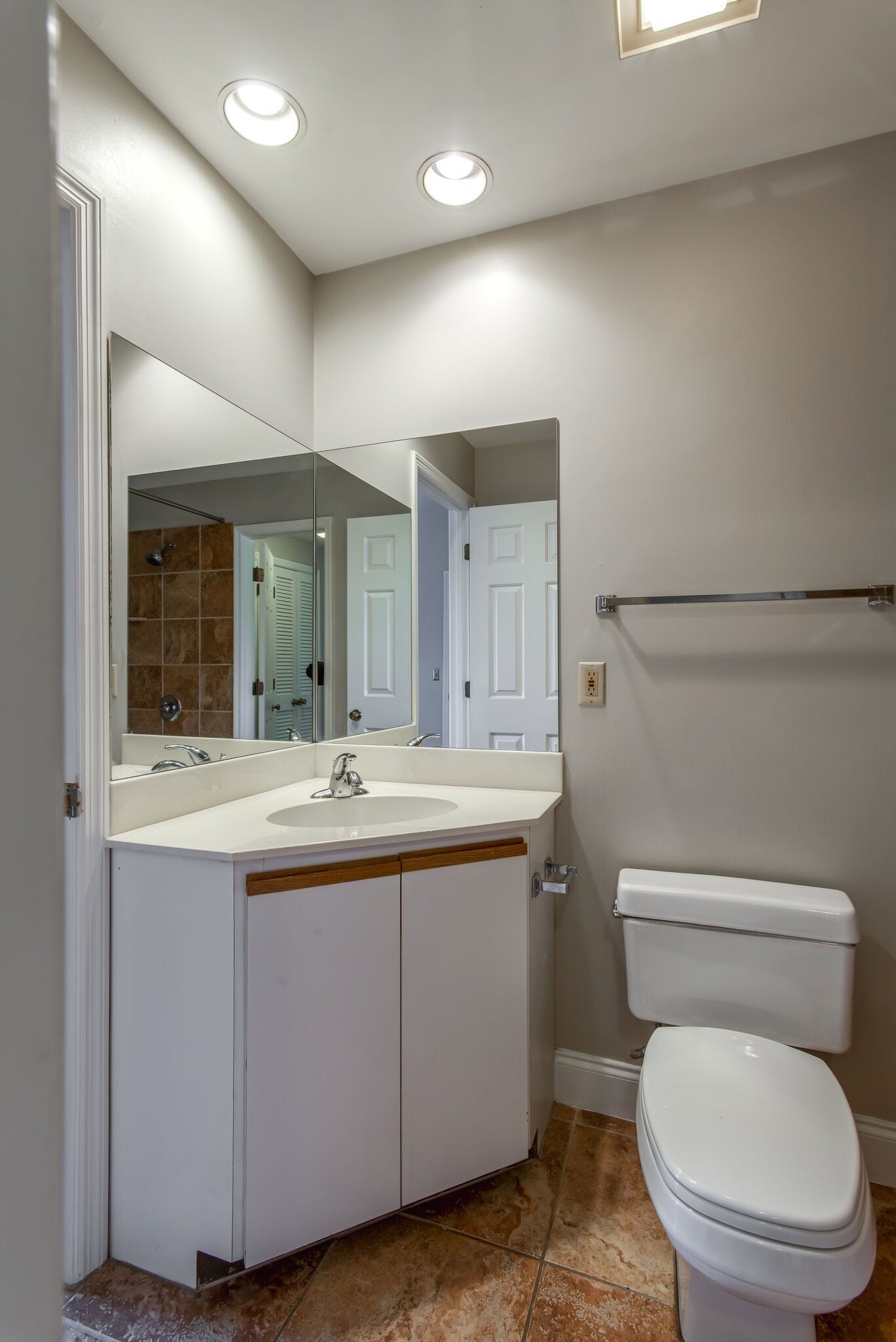 129 West End Place, Nashville, TN 37205 129 West End Place, Nashville, TN 37205