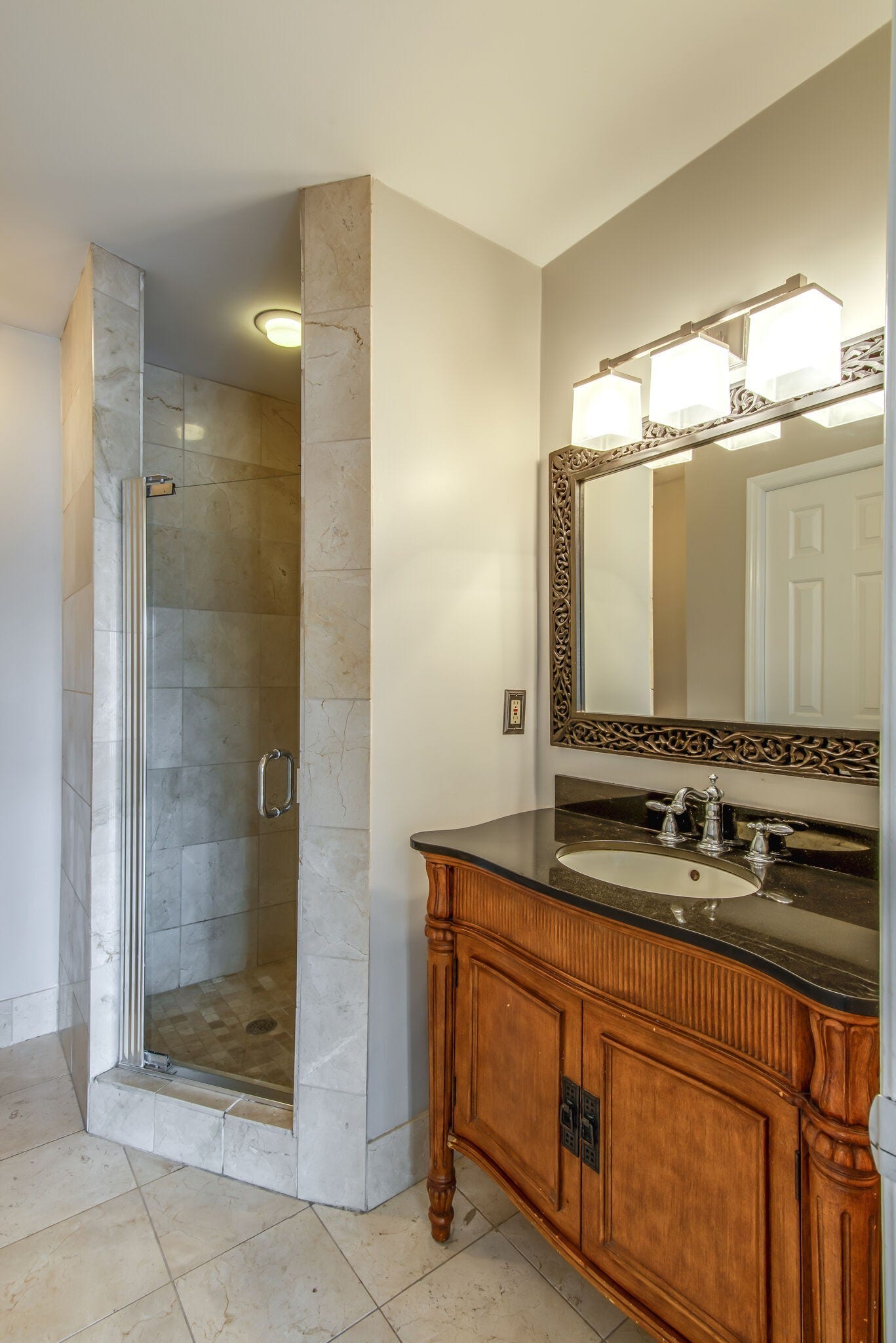 129 West End Place, Nashville, TN 37205 129 West End Place, Nashville, TN 37205
