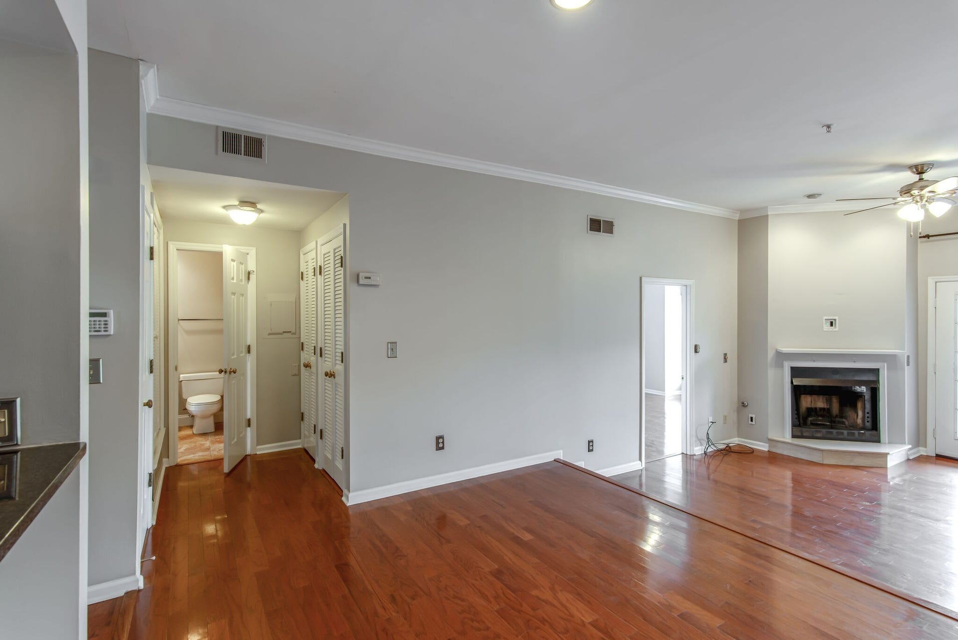 129 West End Place, Nashville, TN 37205 129 West End Place, Nashville, TN 37205