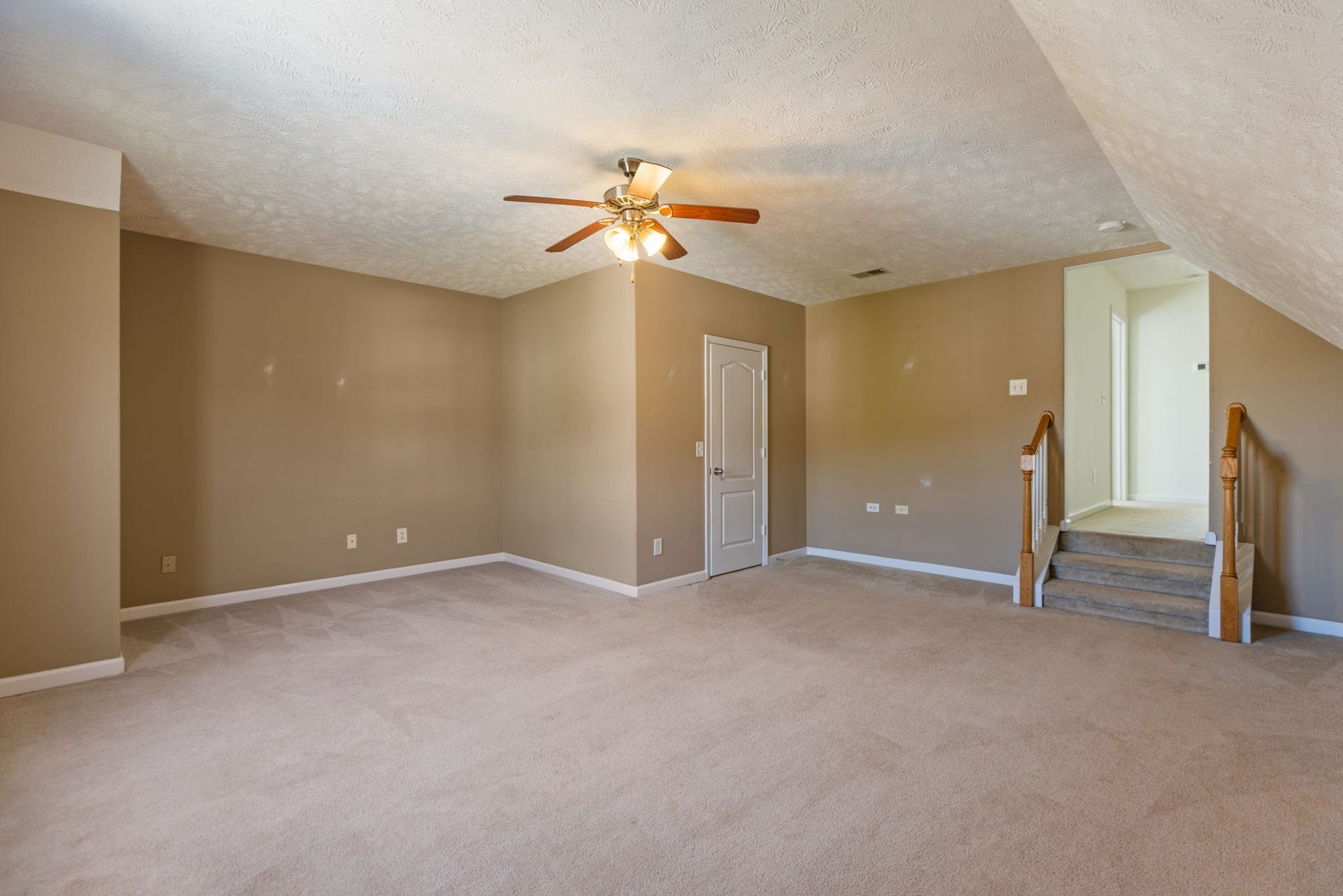 1409 Goodnight Ct, Nashville, TN 37207 Bonus room- such a flexible space!!!