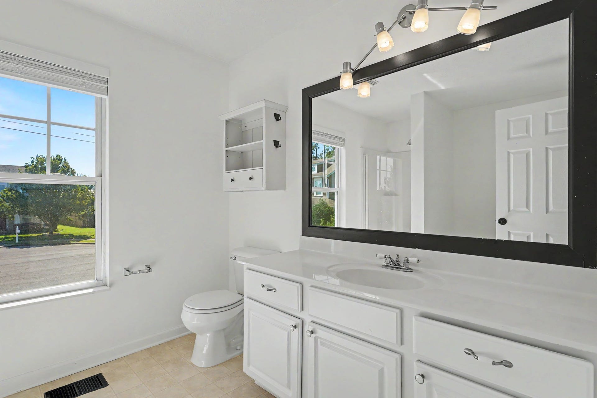 3933 Bridgeview Ln, Nashville, TN 37221 3933 Bridgeview Ln, Nashville, TN 37221