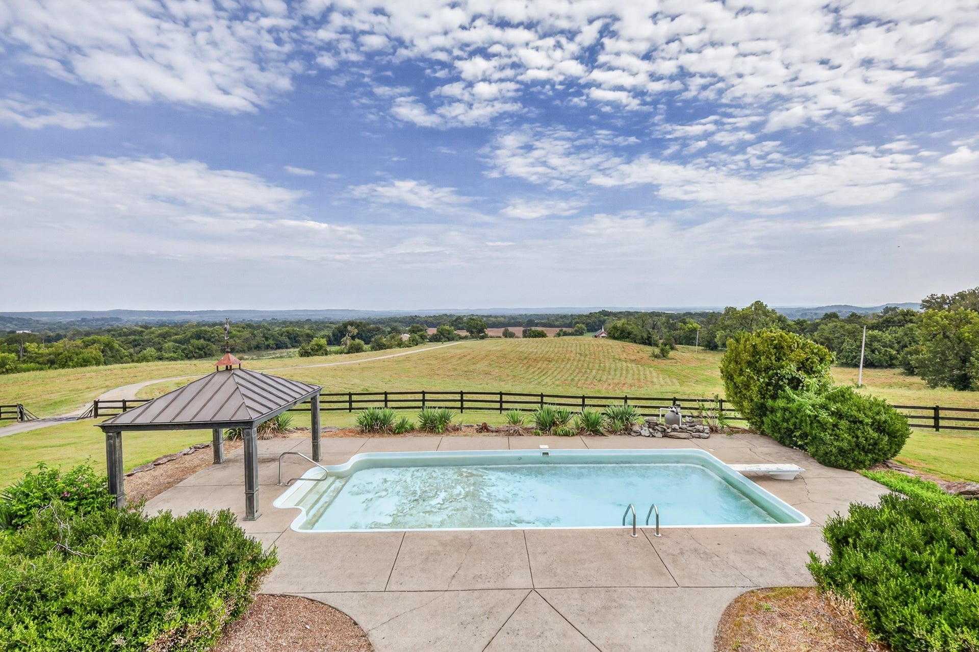 580 Southport Rd, Mount Pleasant, TN 38474 580 Southport Rd, Mount Pleasant, TN 38474