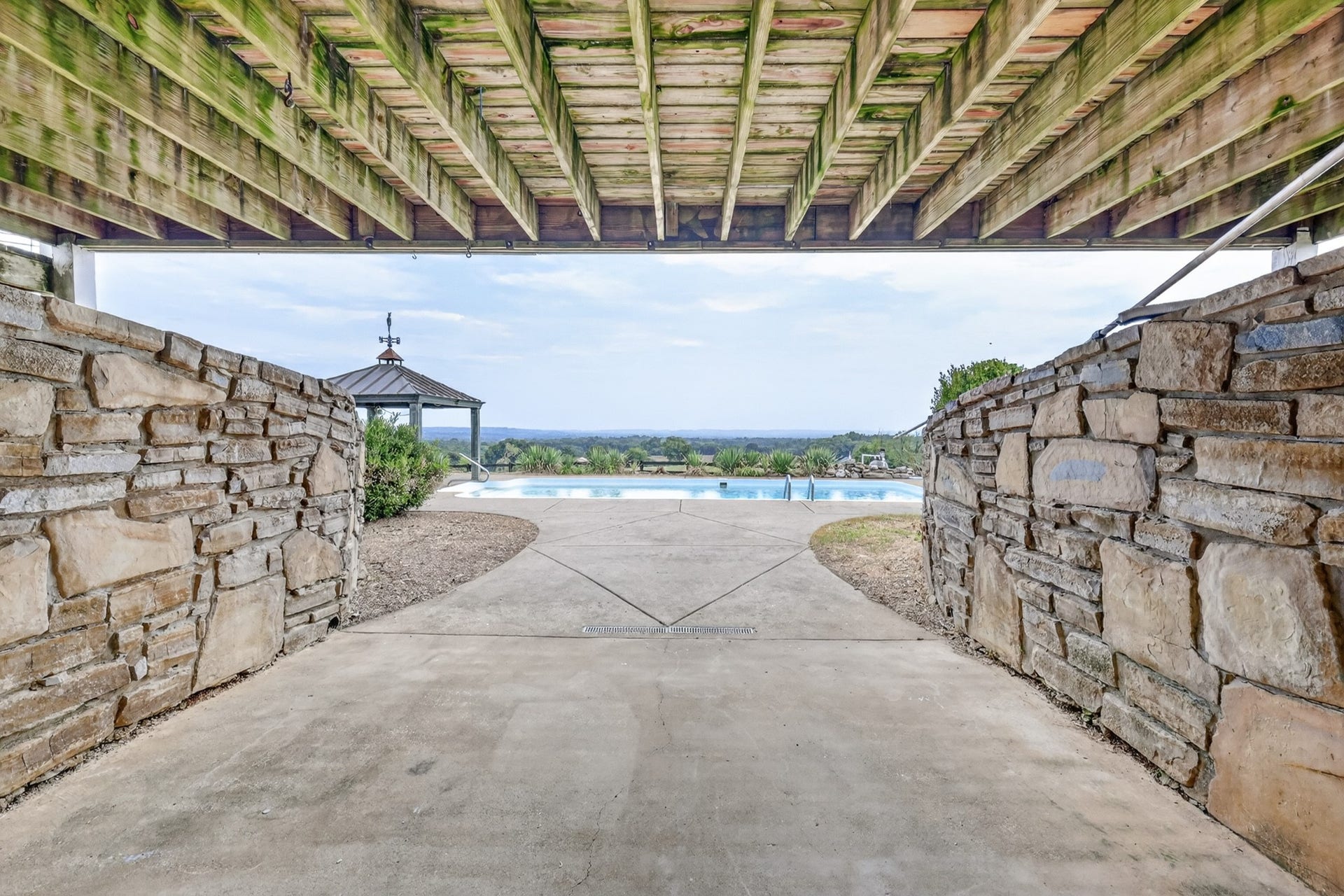 580 Southport Rd, Mount Pleasant, TN 38474 580 Southport Rd, Mount Pleasant, TN 38474
