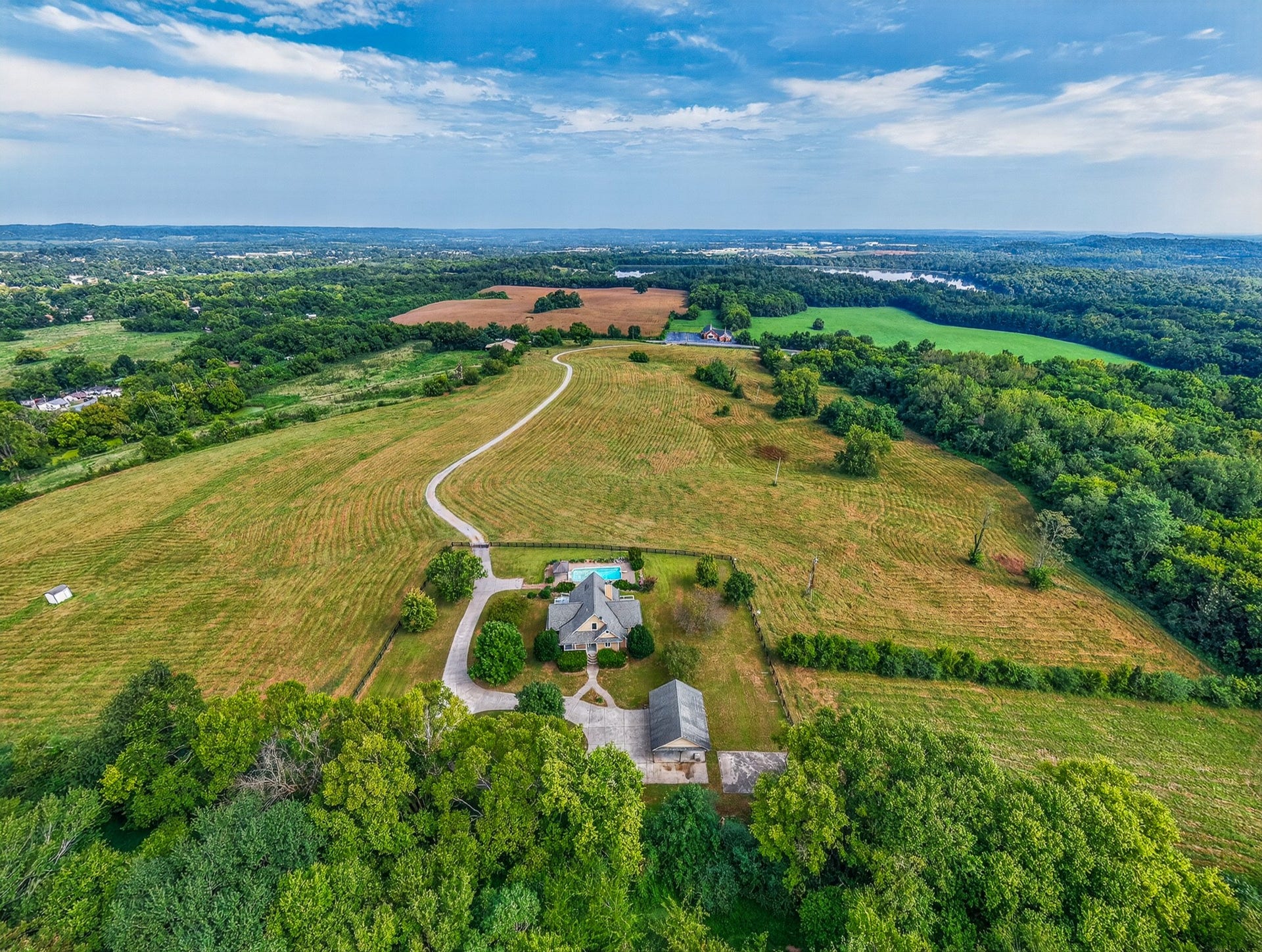 580 Southport Rd, Mount Pleasant, TN 38474 580 Southport Rd, Mount Pleasant, TN 38474
