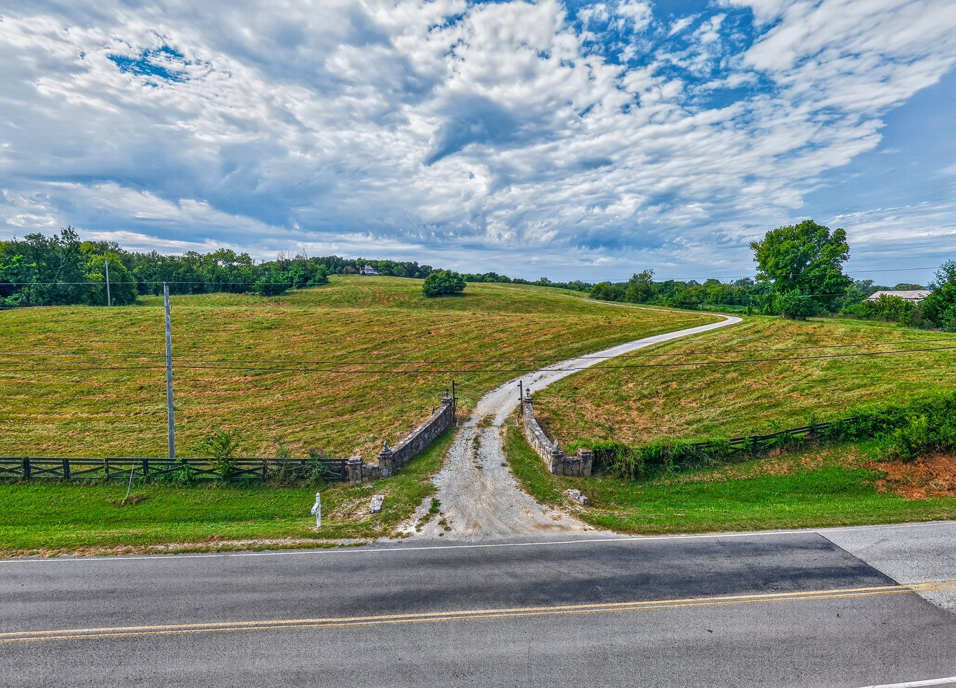 580 Southport Rd, Mount Pleasant, TN 38474 580 Southport Rd, Mount Pleasant, TN 38474