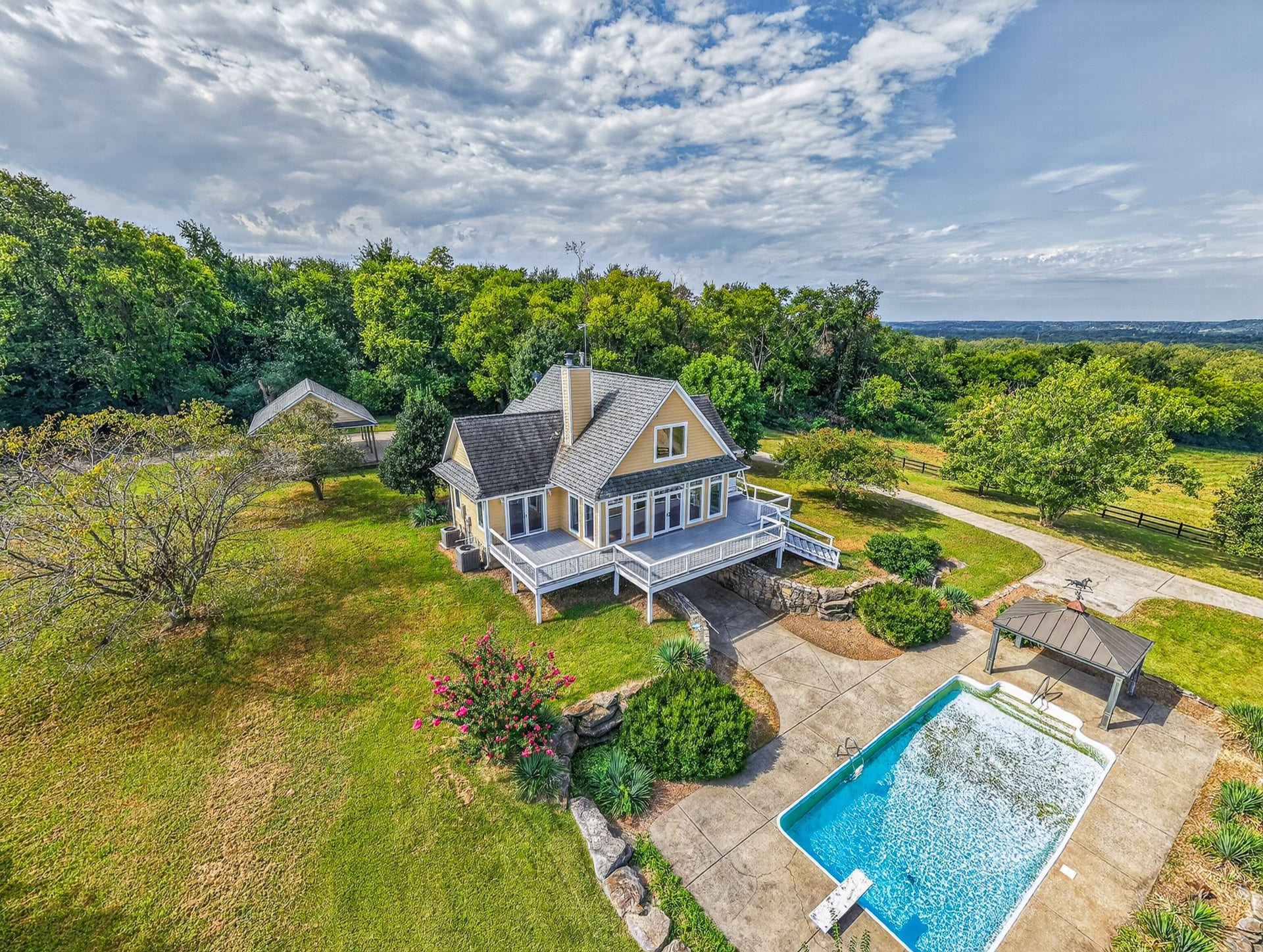 580 Southport Rd, Mount Pleasant, TN 38474 580 Southport Rd, Mount Pleasant, TN 38474