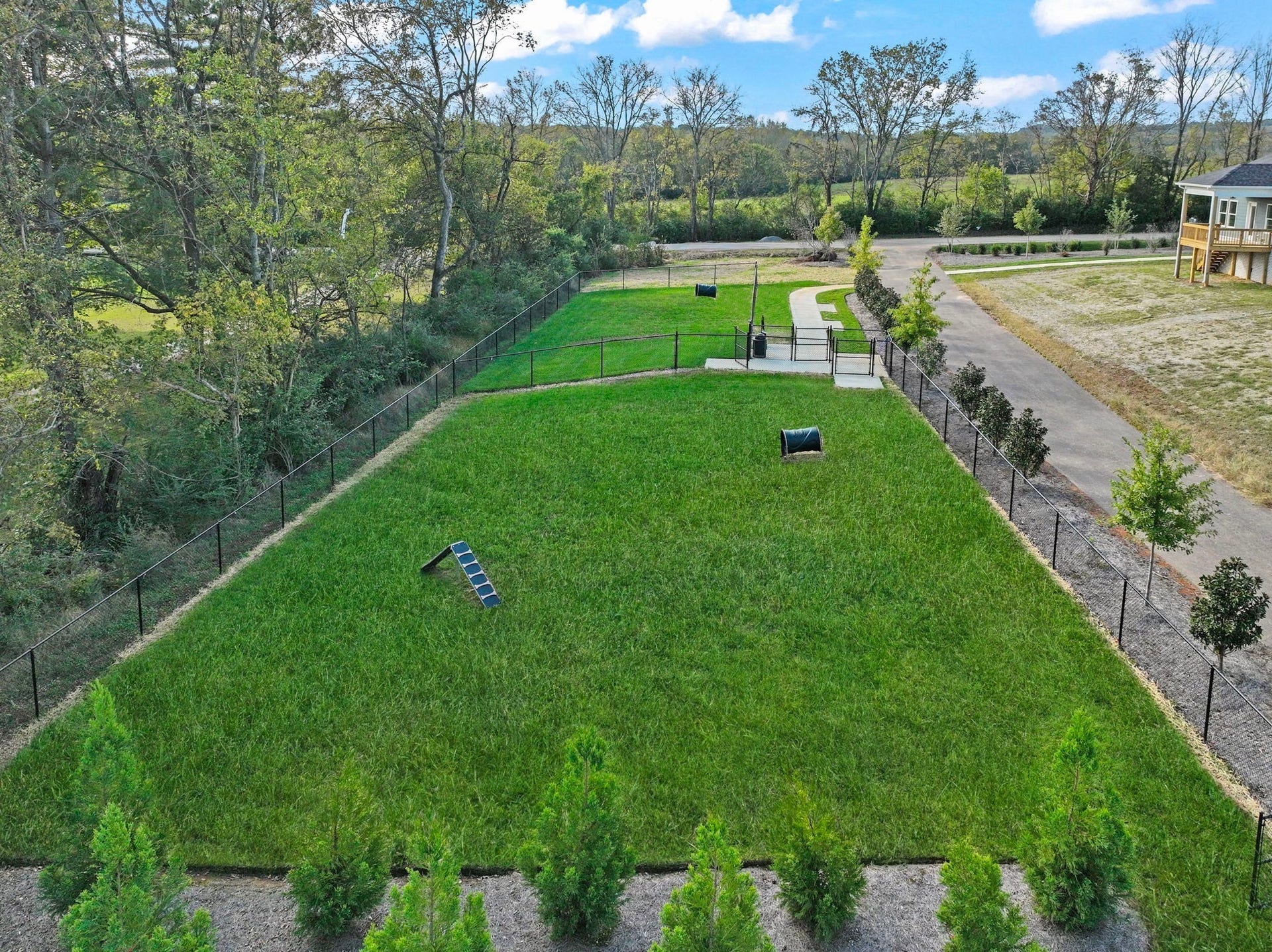 2573 Peaceful Valley Dr, Columbia, TN 38401