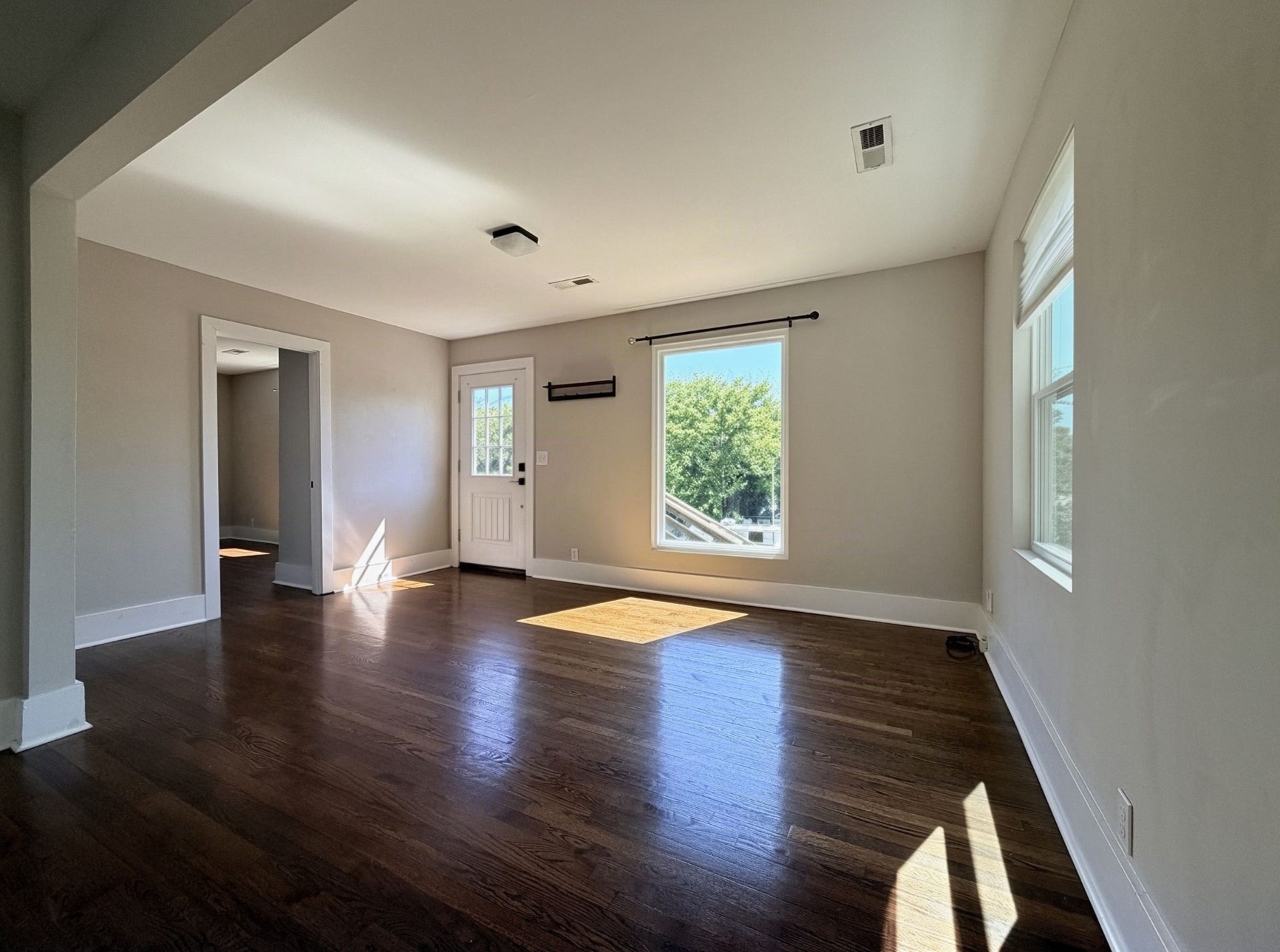 912 S 14th St, Nashville, TN 37206 912 S 14th St, Nashville, TN 37206