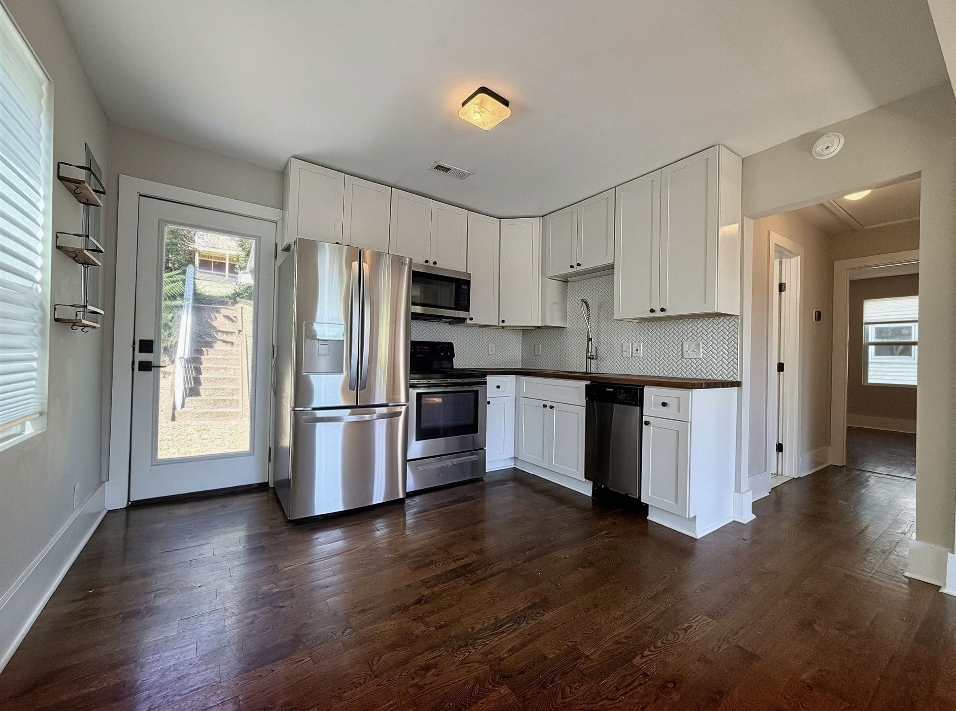 912 S 14th St, Nashville, TN 37206 912 S 14th St, Nashville, TN 37206