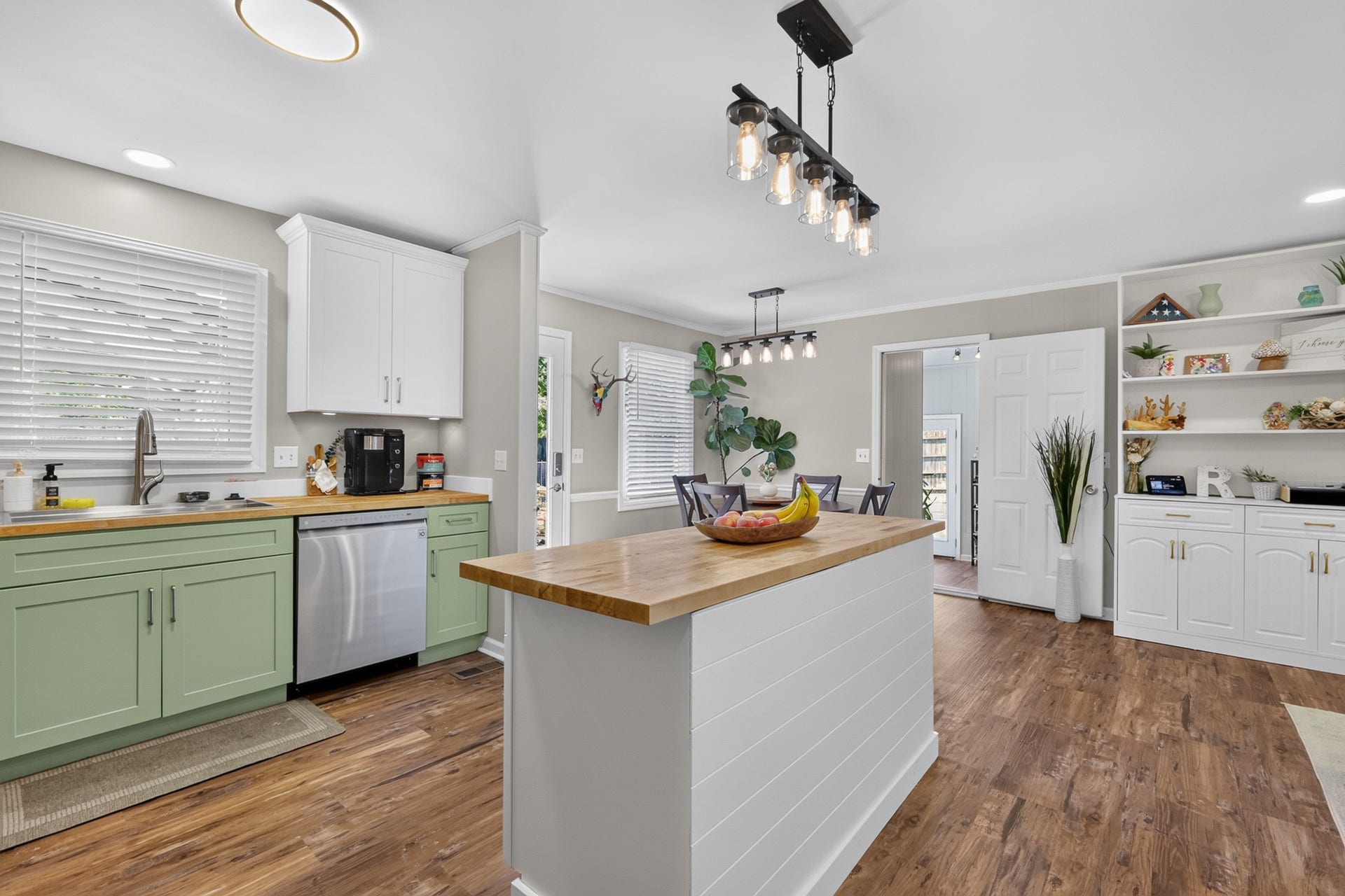 1311 Trinity Dr, Murfreesboro, TN 37129 1311 Trinity Dr, Murfreesboro, TN 37129