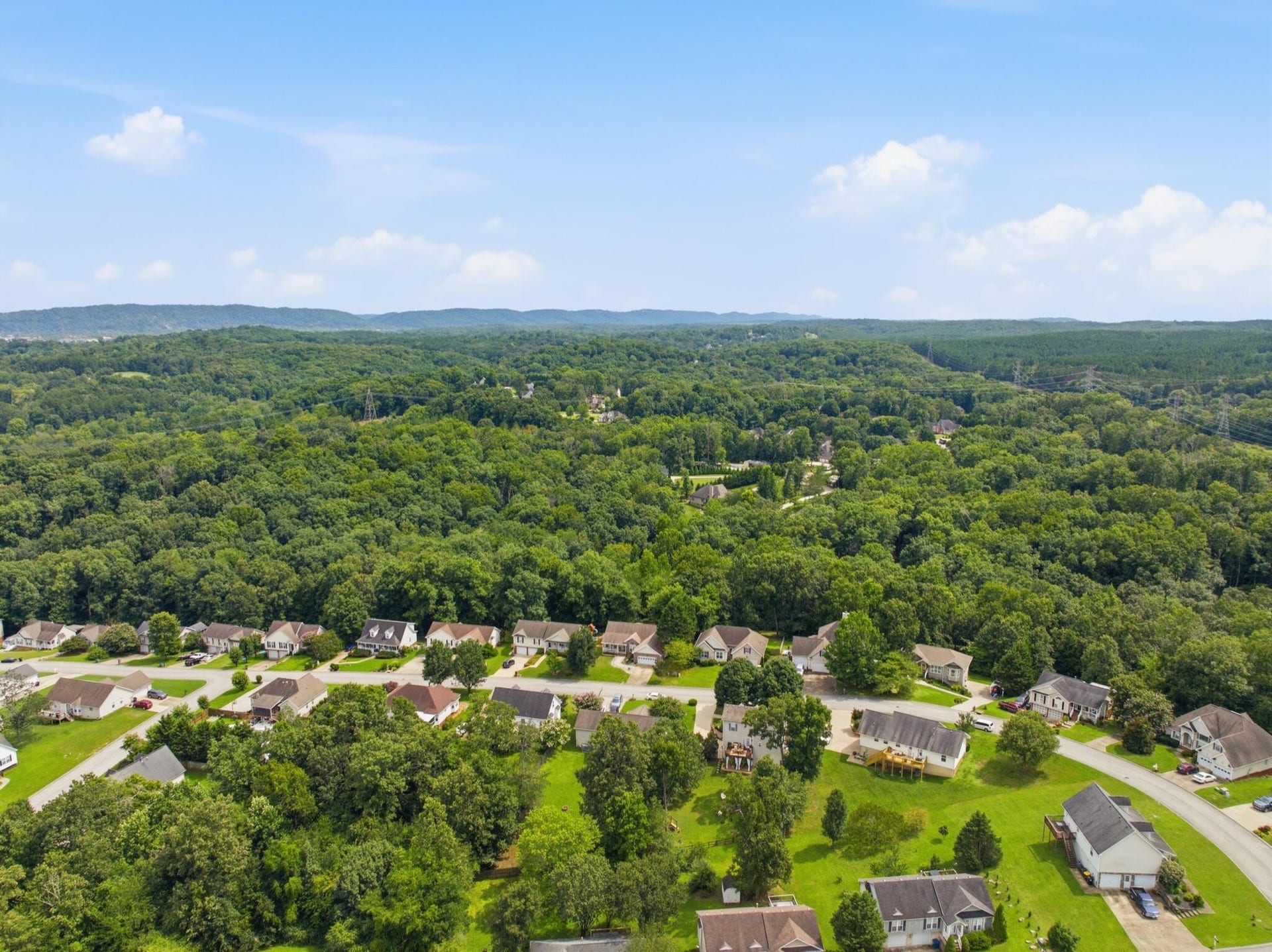 5773 Sarah Drive, Ooltewah, TN 37363 5773 Sarah Drive, Ooltewah, TN 37363