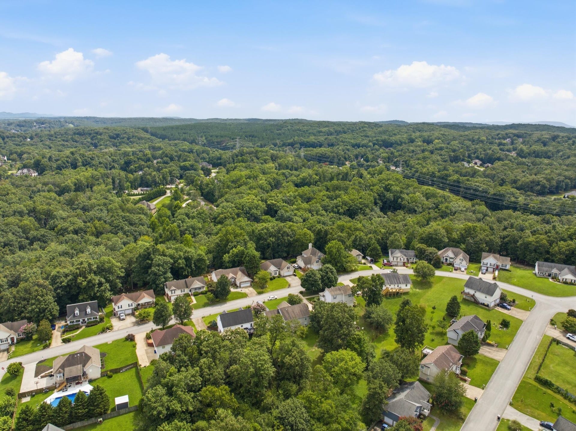 5773 Sarah Drive, Ooltewah, TN 37363 5773 Sarah Drive, Ooltewah, TN 37363