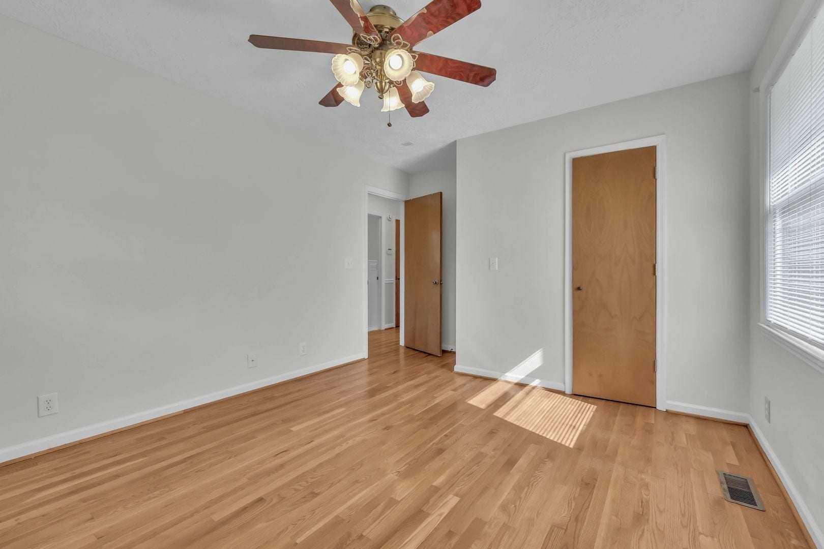 504 Wren Dr, Clarksville, TN 37040 504 Wren Dr, Clarksville, TN 37040