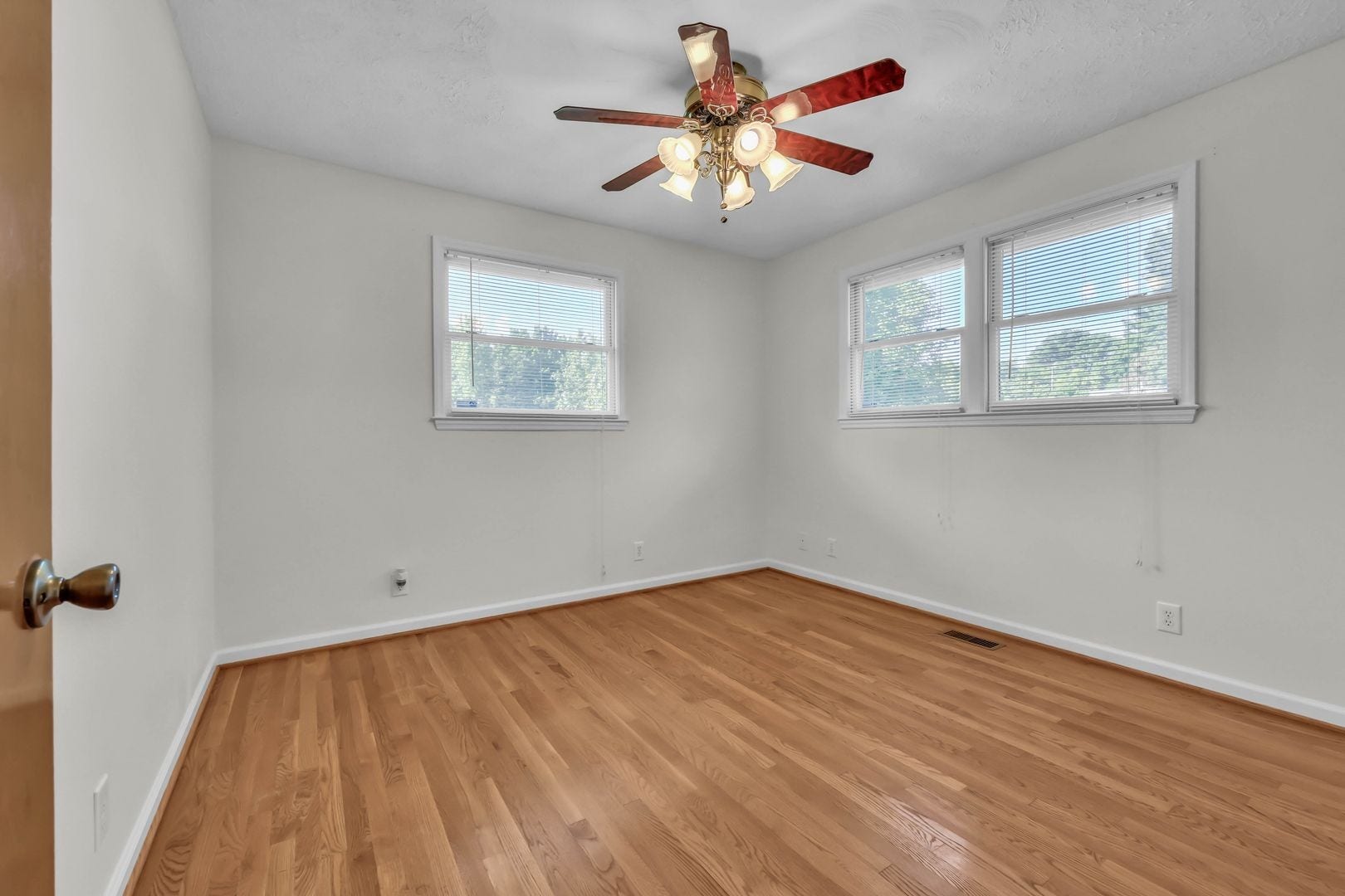 504 Wren Dr, Clarksville, TN 37040 504 Wren Dr, Clarksville, TN 37040