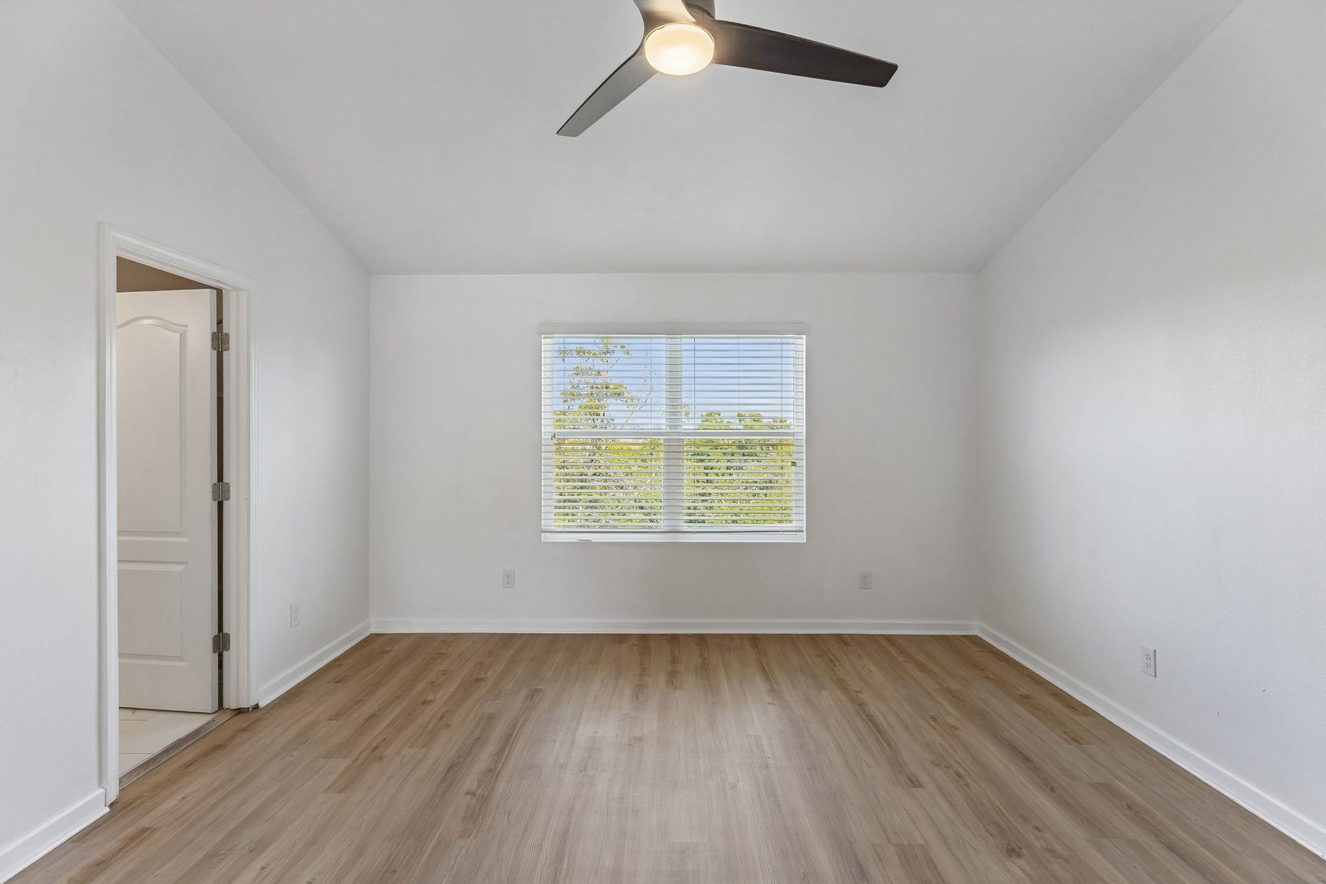 2247 Bee Hive Dr, Columbia, TN 38401 2247 Bee Hive Dr, Columbia, TN 38401