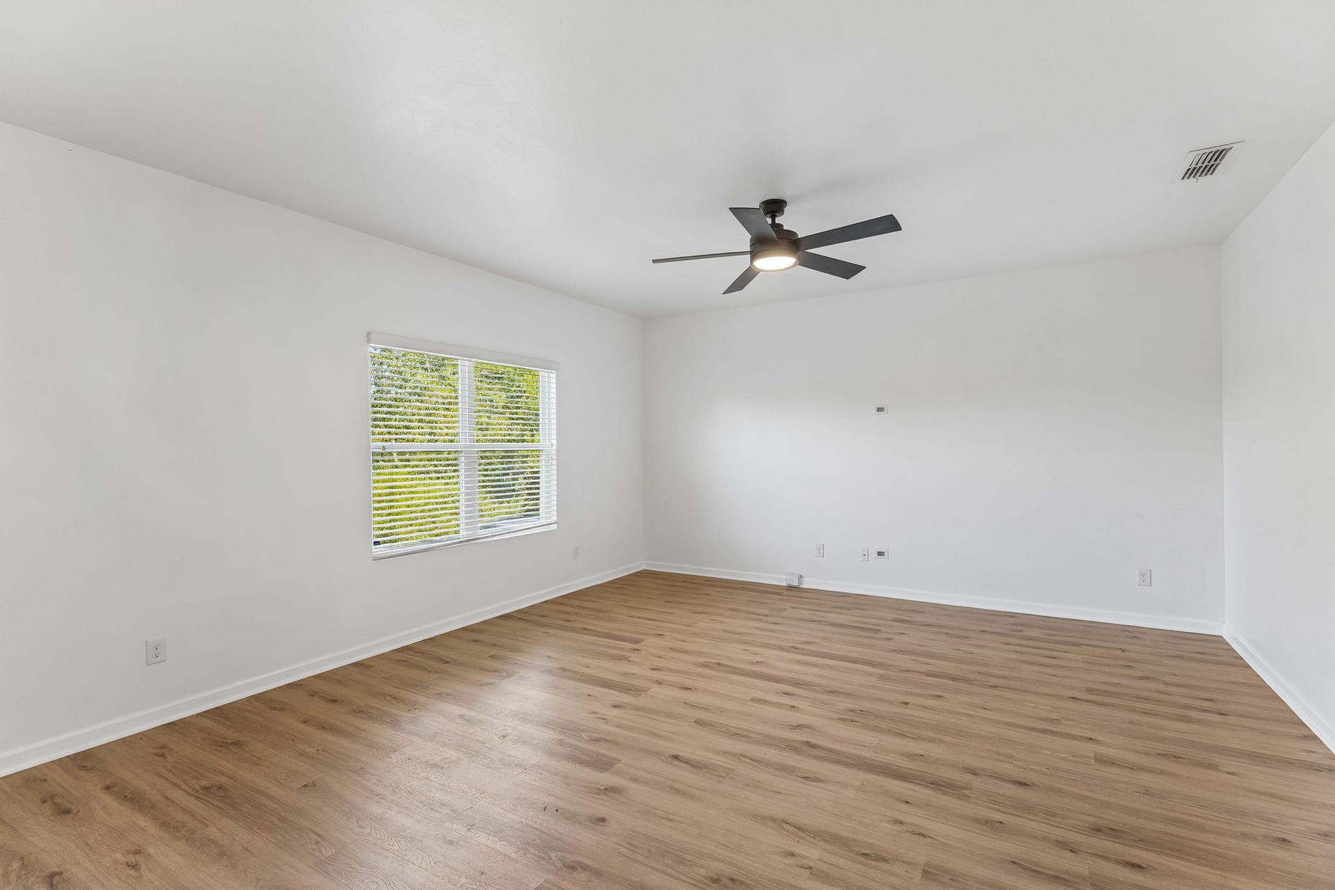2247 Bee Hive Dr, Columbia, TN 38401 2247 Bee Hive Dr, Columbia, TN 38401