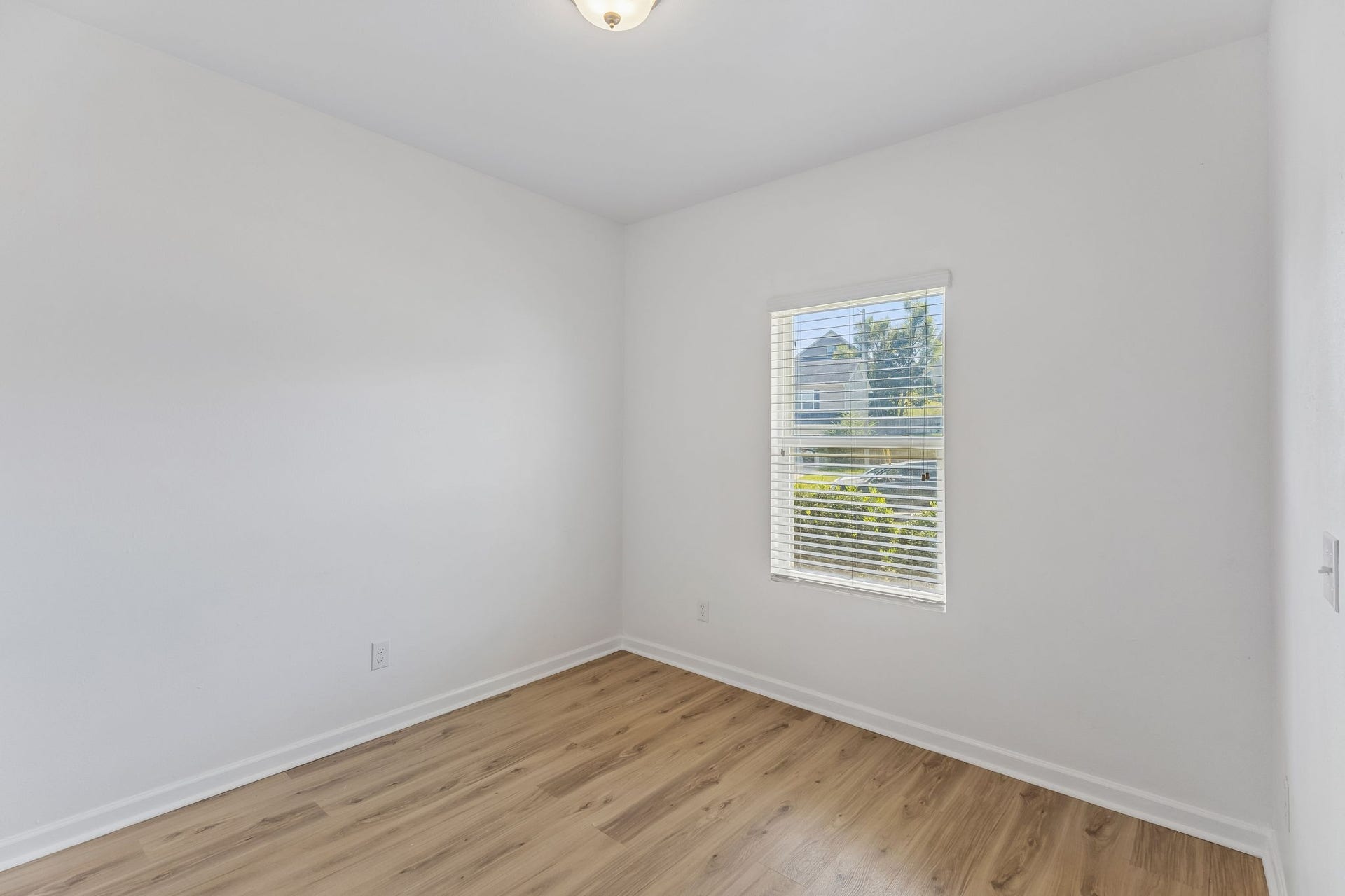 2247 Bee Hive Dr, Columbia, TN 38401 2247 Bee Hive Dr, Columbia, TN 38401