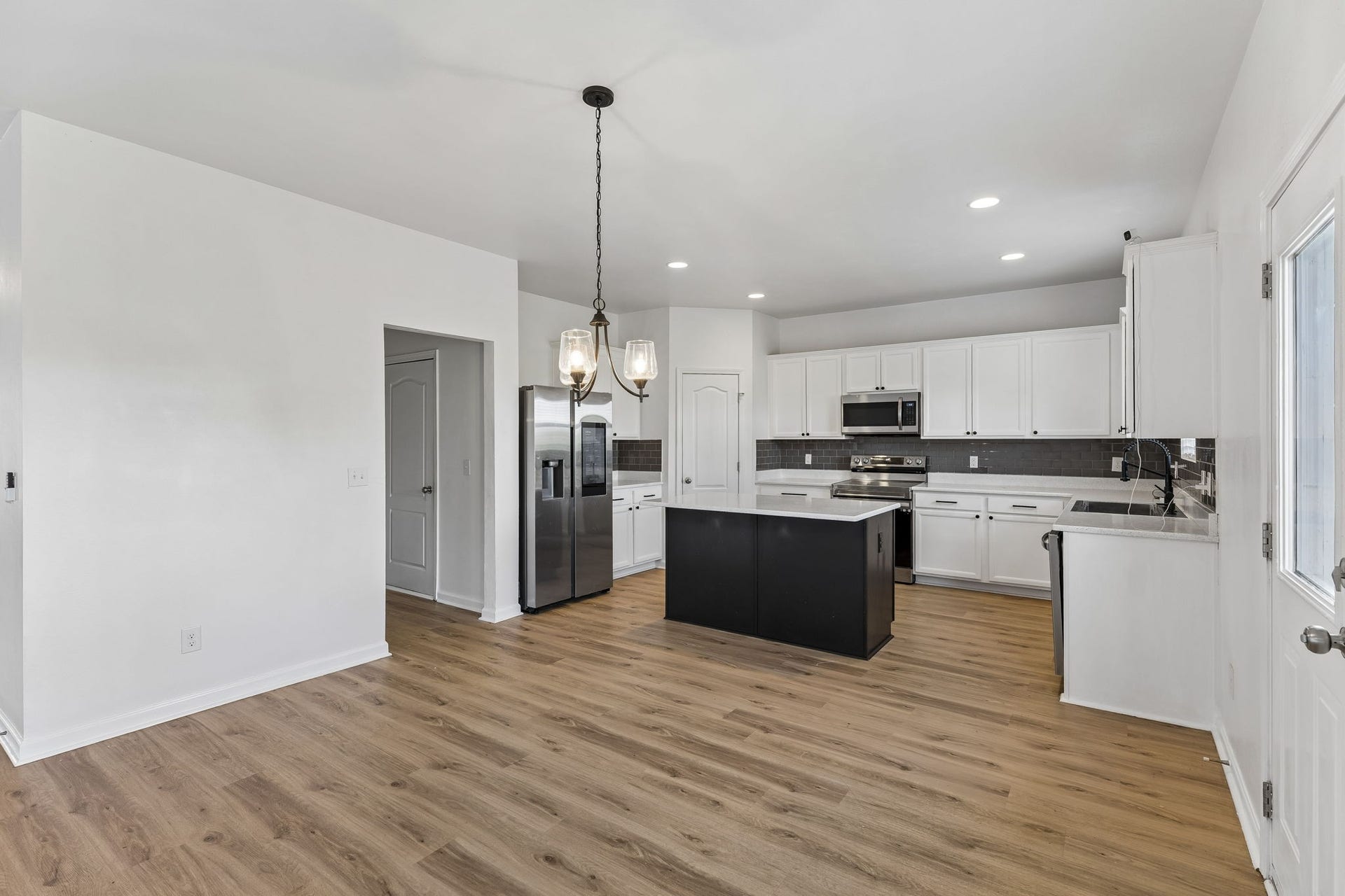 2247 Bee Hive Dr, Columbia, TN 38401 2247 Bee Hive Dr, Columbia, TN 38401