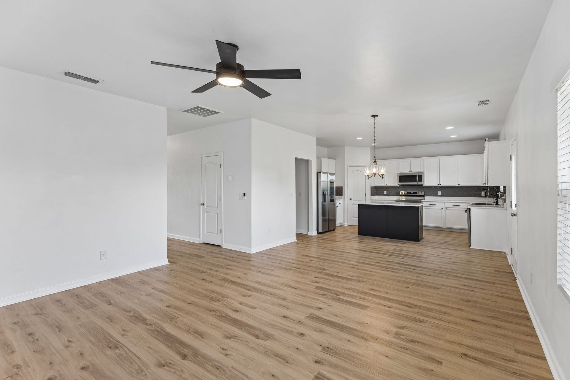 2247 Bee Hive Dr, Columbia, TN 38401 2247 Bee Hive Dr, Columbia, TN 38401
