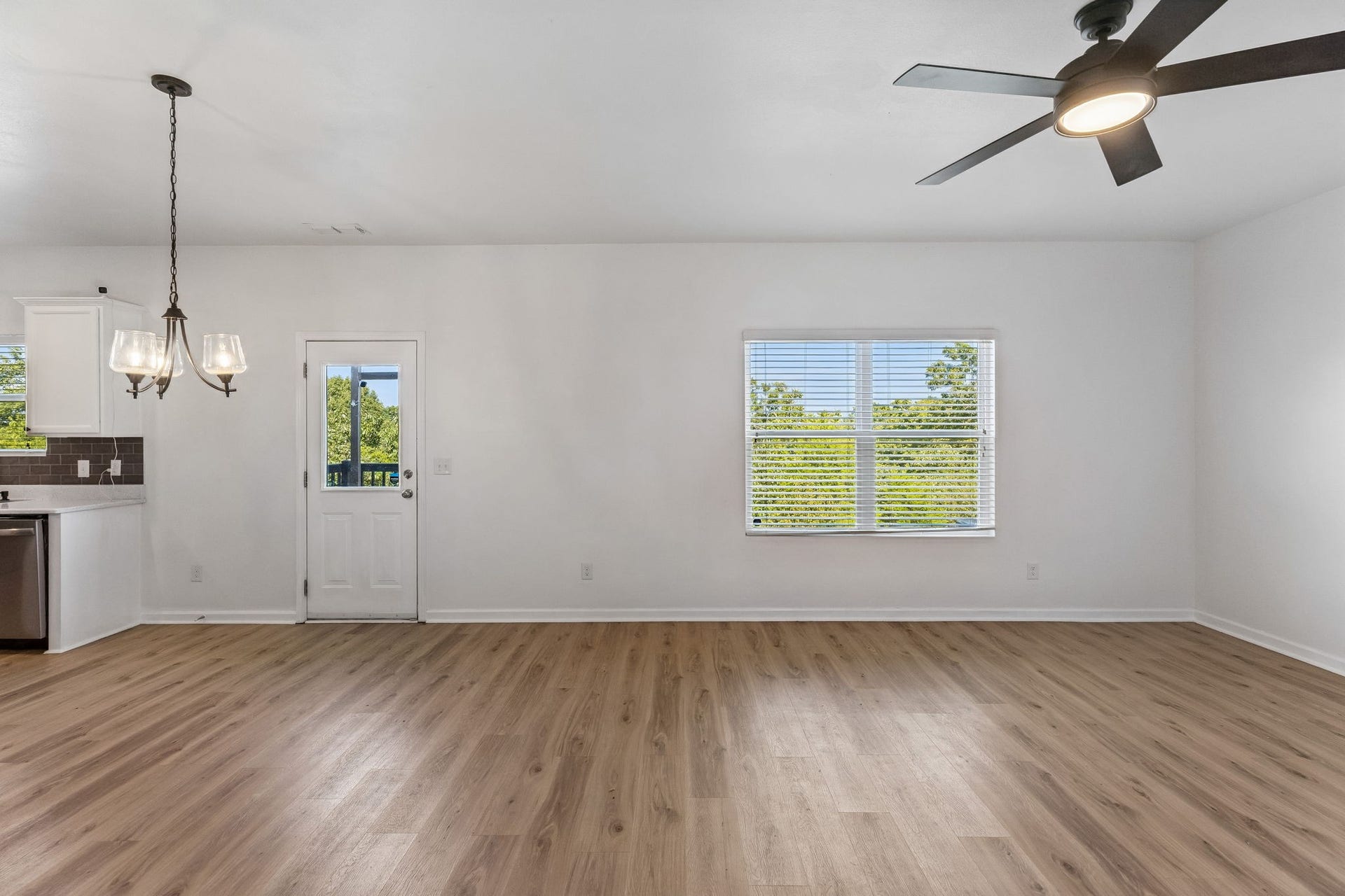 2247 Bee Hive Dr, Columbia, TN 38401 2247 Bee Hive Dr, Columbia, TN 38401