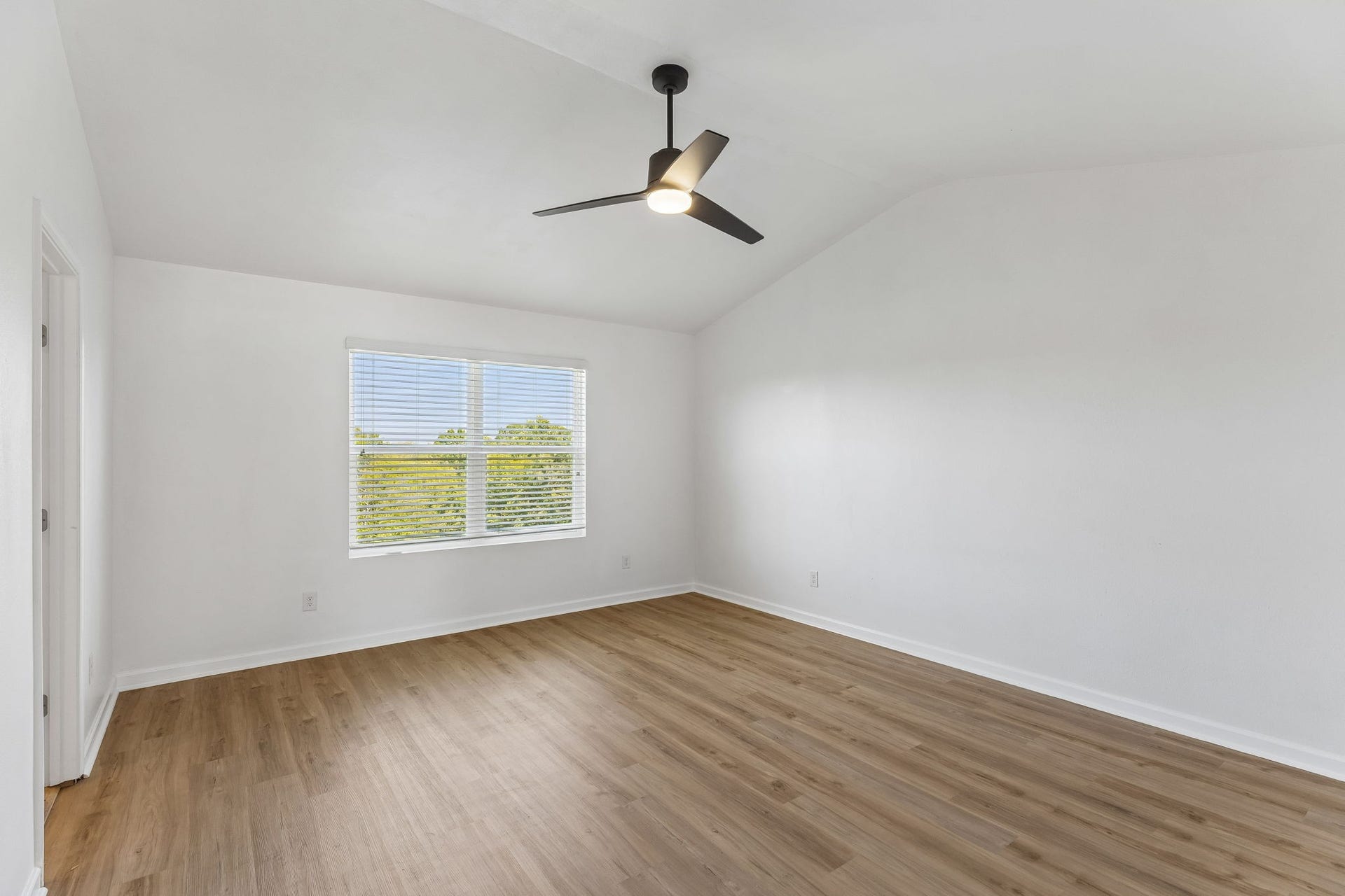 2247 Bee Hive Dr, Columbia, TN 38401 2247 Bee Hive Dr, Columbia, TN 38401