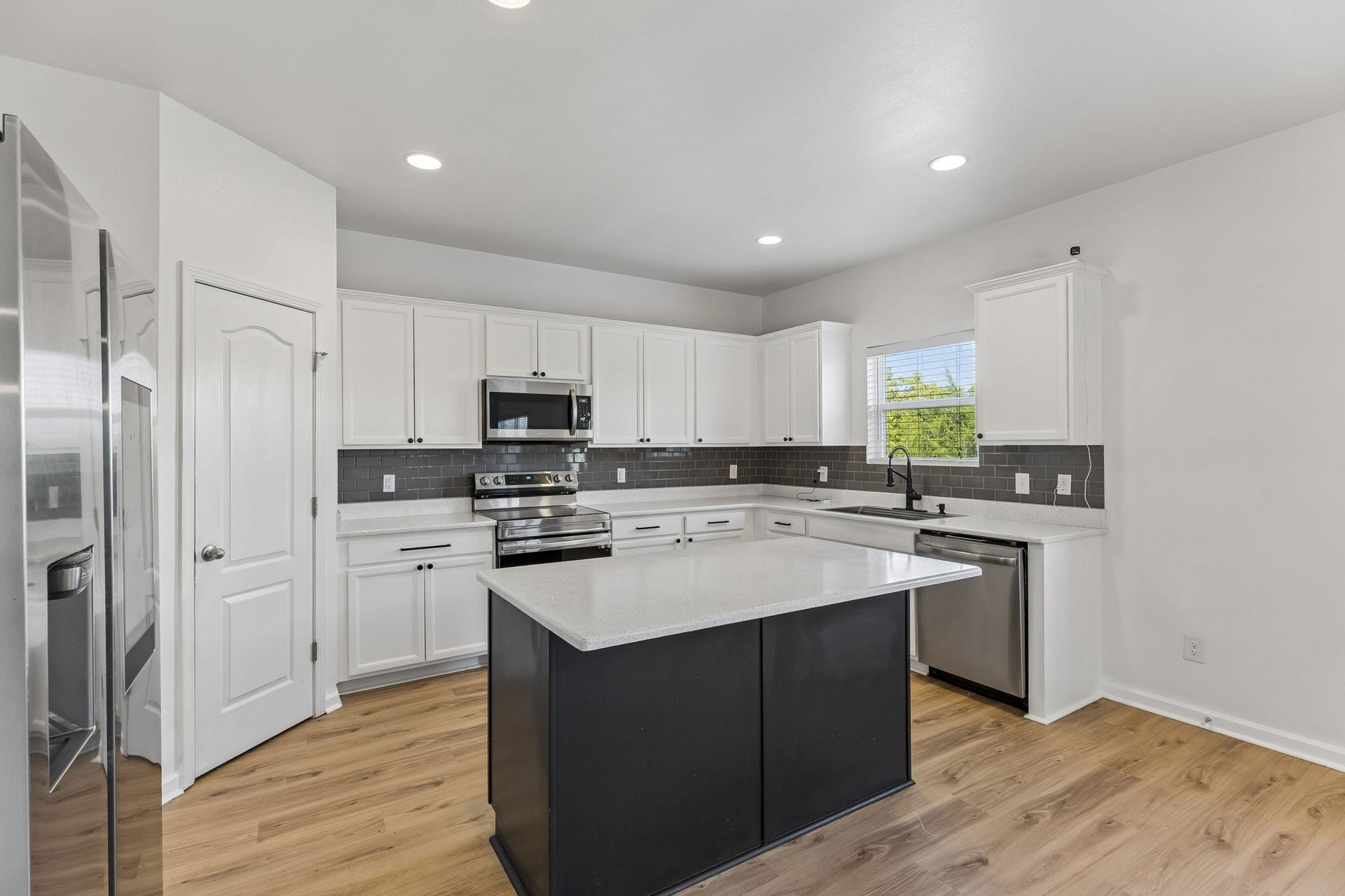 2247 Bee Hive Dr, Columbia, TN 38401 2247 Bee Hive Dr, Columbia, TN 38401