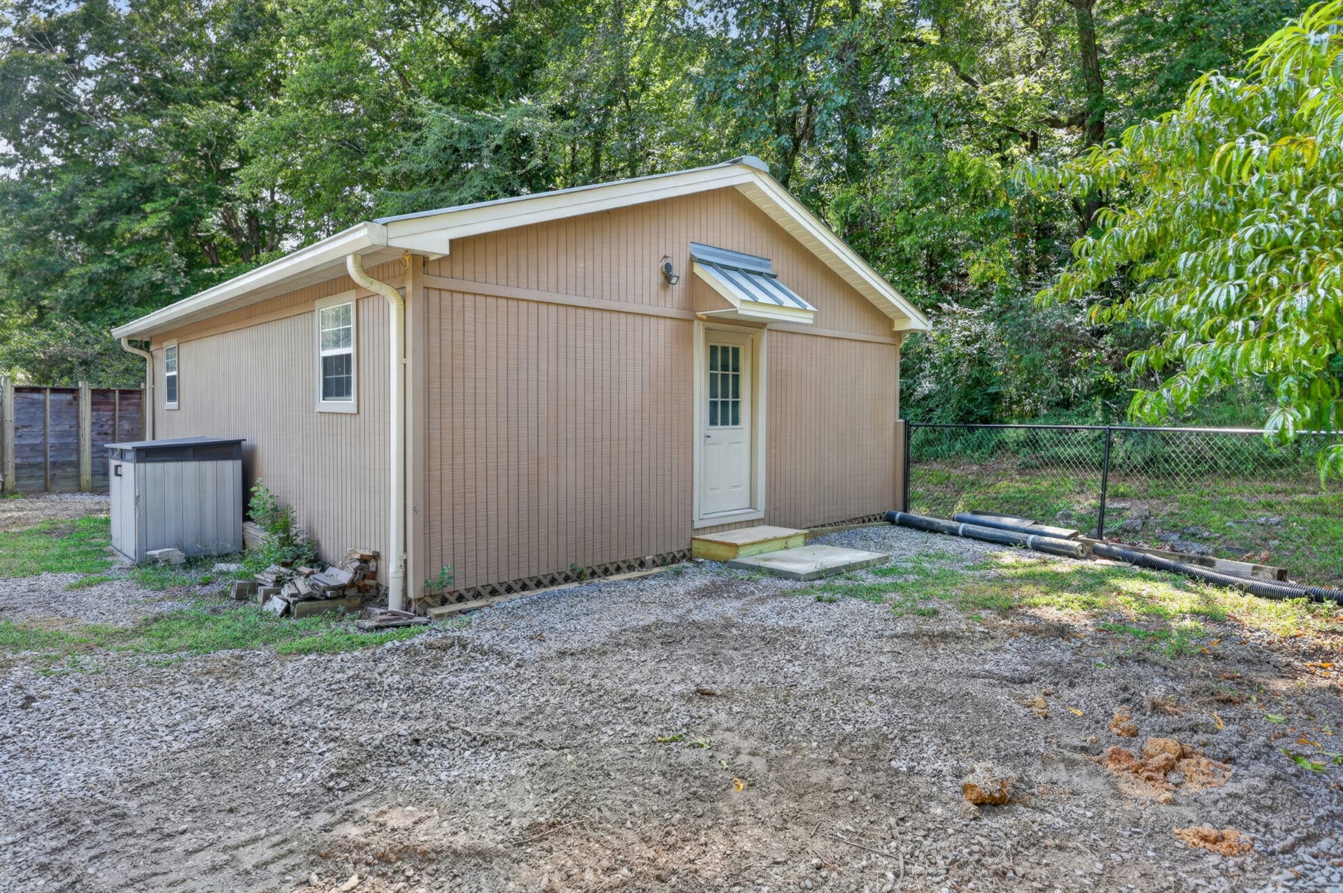 8100 Charlotte Pike, Nashville, TN 37221 8100 Charlotte Pike, Nashville, TN 37221