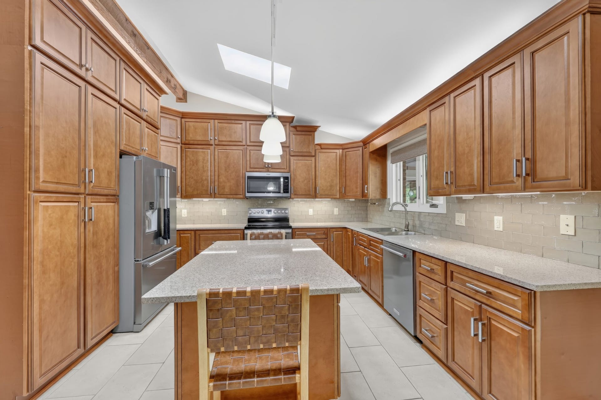 8100 Charlotte Pike, Nashville, TN 37221 8100 Charlotte Pike, Nashville, TN 37221