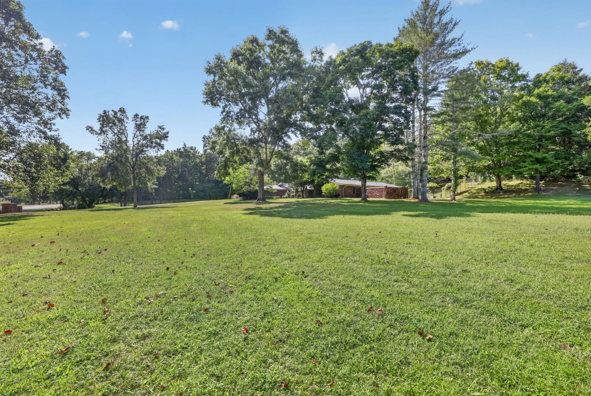 8100 Charlotte Pike, Nashville, TN 37221 8100 Charlotte Pike, Nashville, TN 37221