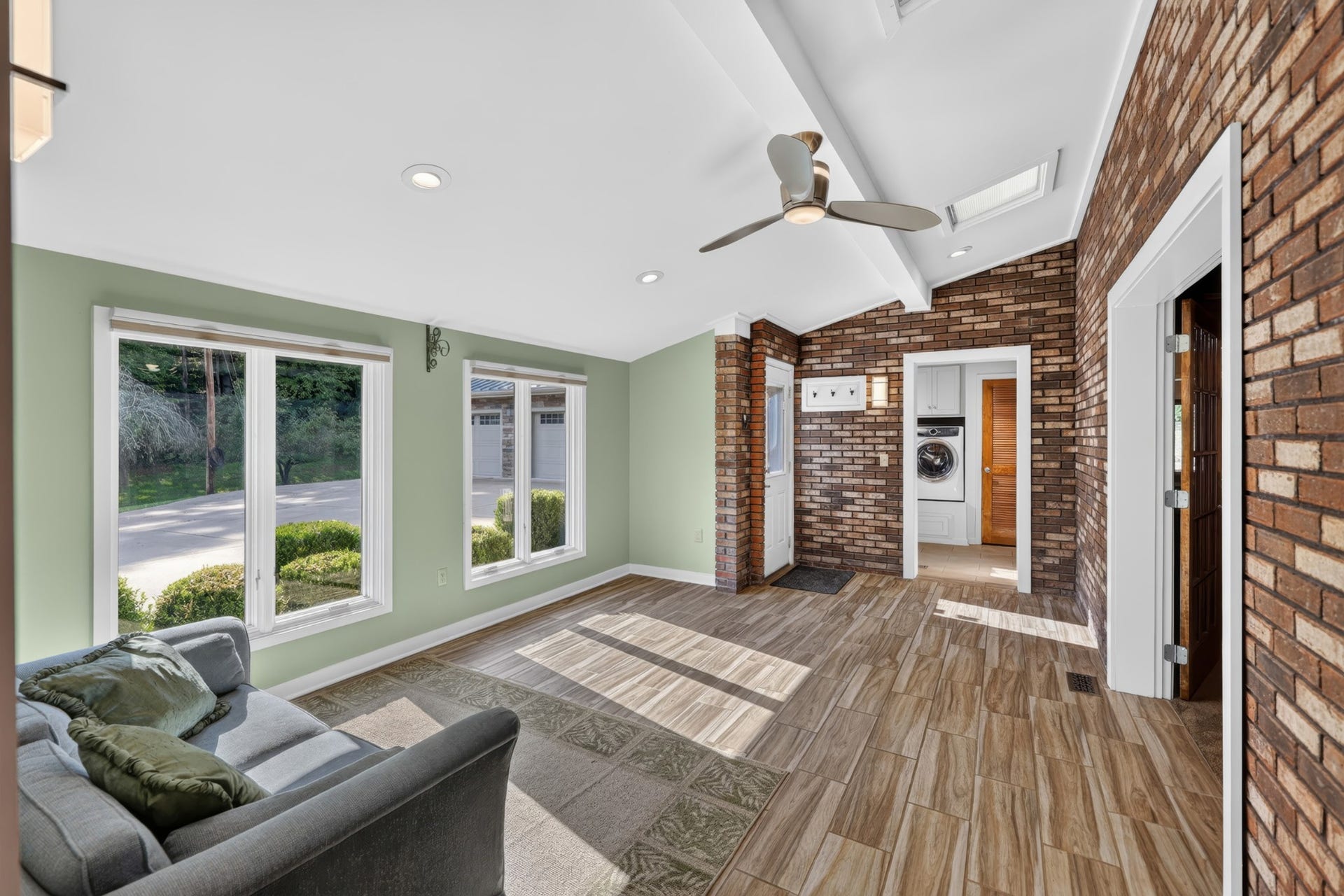 8100 Charlotte Pike, Nashville, TN 37221 8100 Charlotte Pike, Nashville, TN 37221