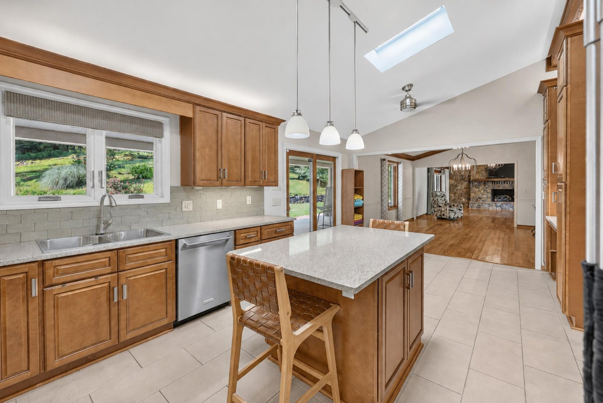 8100 Charlotte Pike, Nashville, TN 37221 8100 Charlotte Pike, Nashville, TN 37221